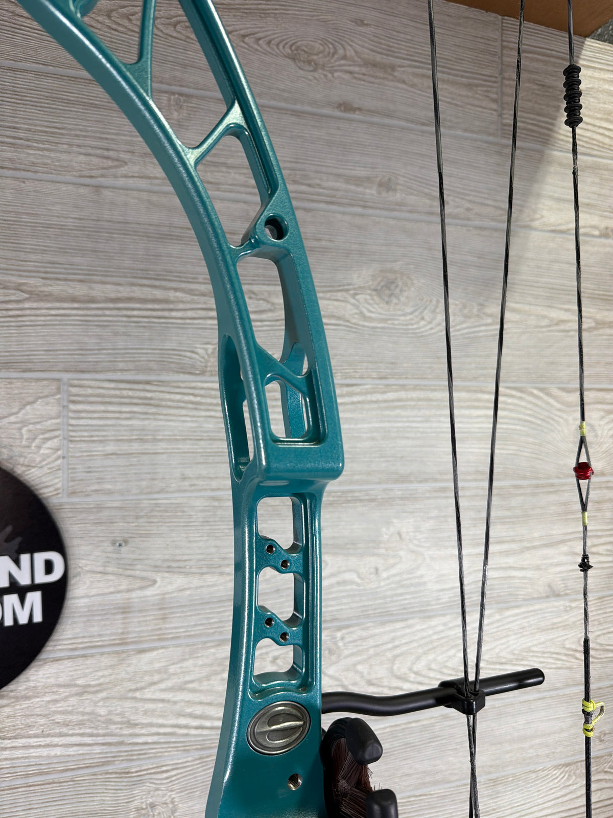 Used Elite Victory 37 Teal Bow 50-60# 28"