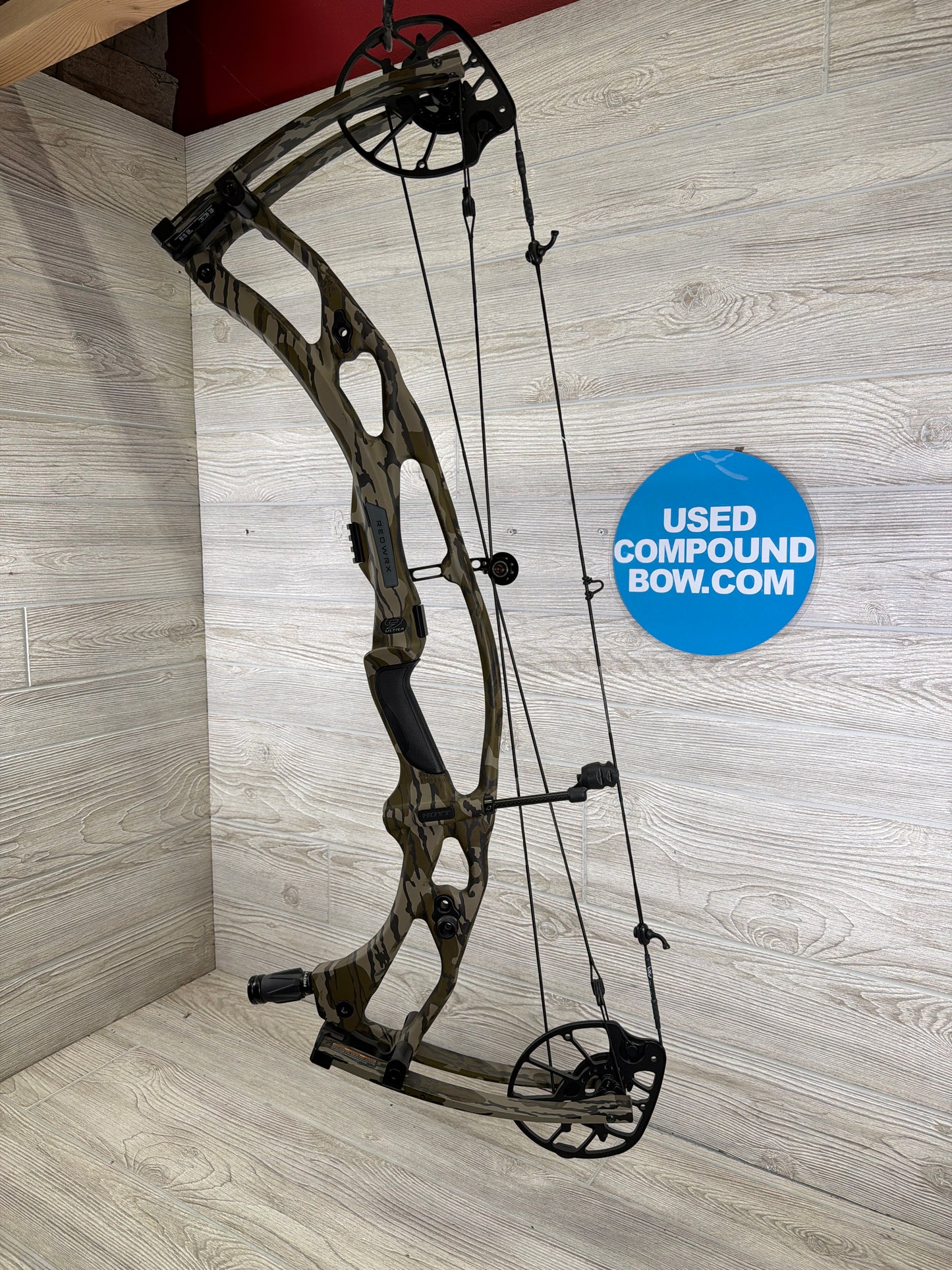 Hoyt RX-9 Ultra 30.5" 70lb Mossy Oak Bottomland Right Hand Bow