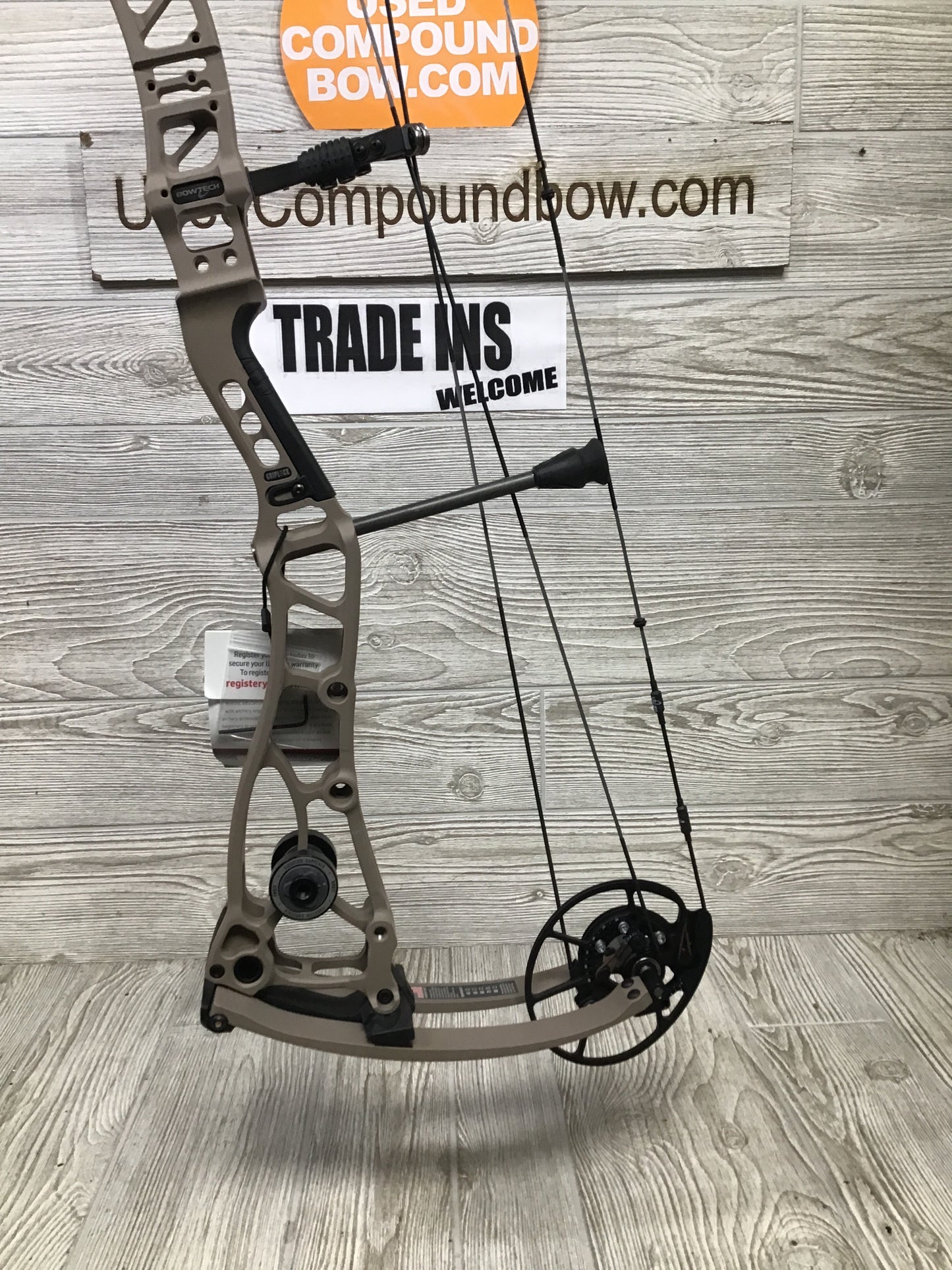 Bowtech Proven 34 Sandstone Medium Cam Right Handed 25-30" 60-70lbs