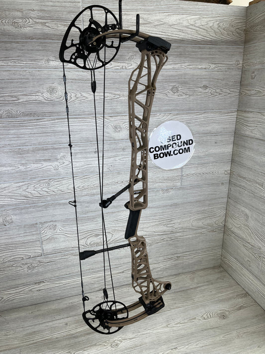 Used Mathews Lift 33 Right-Handed Earth Bow