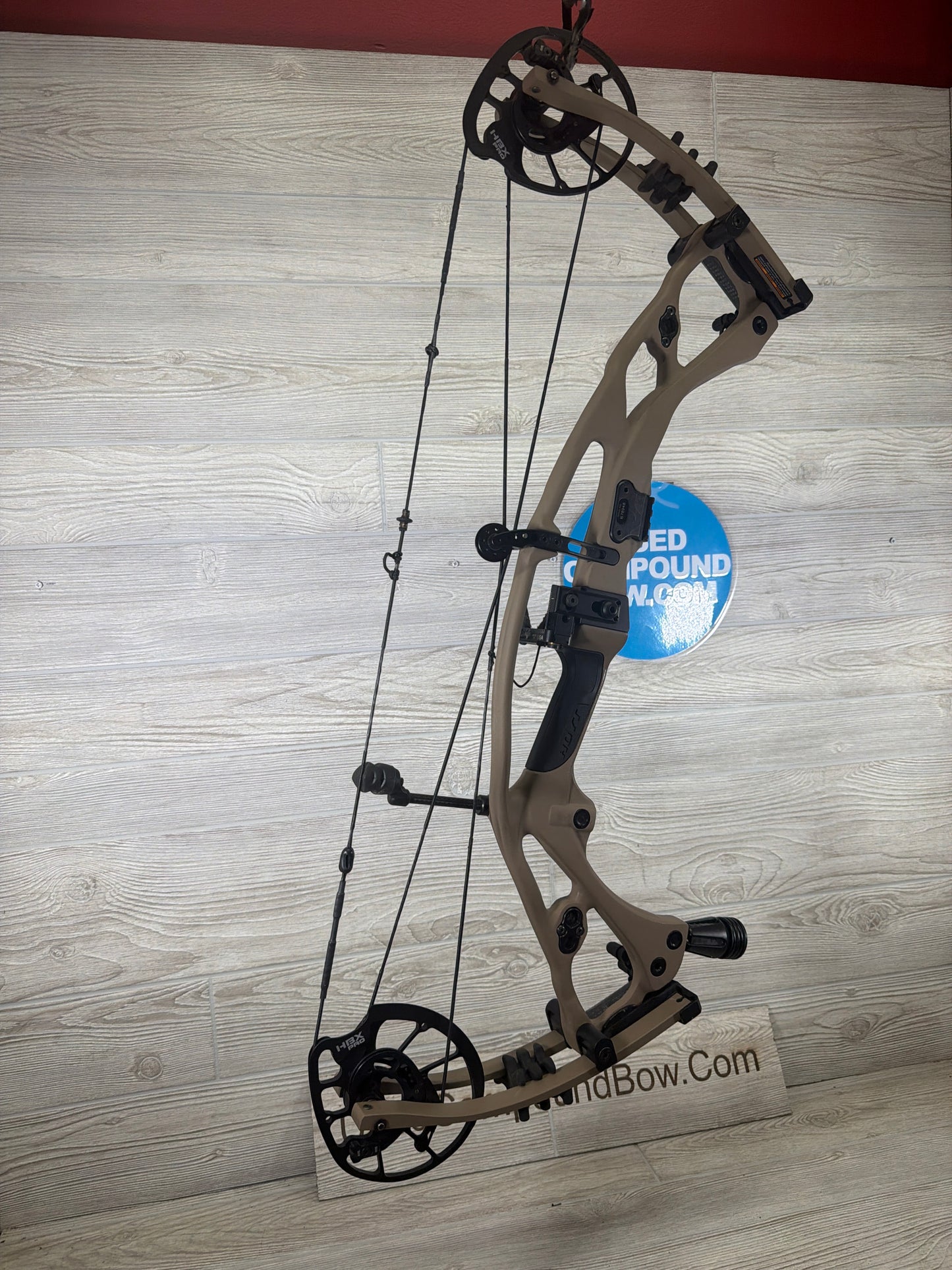 Used Hoyt Carbon RX-7 28.5" 70lb Right Hand Buckskin Bow w/Schaefer XV Rest