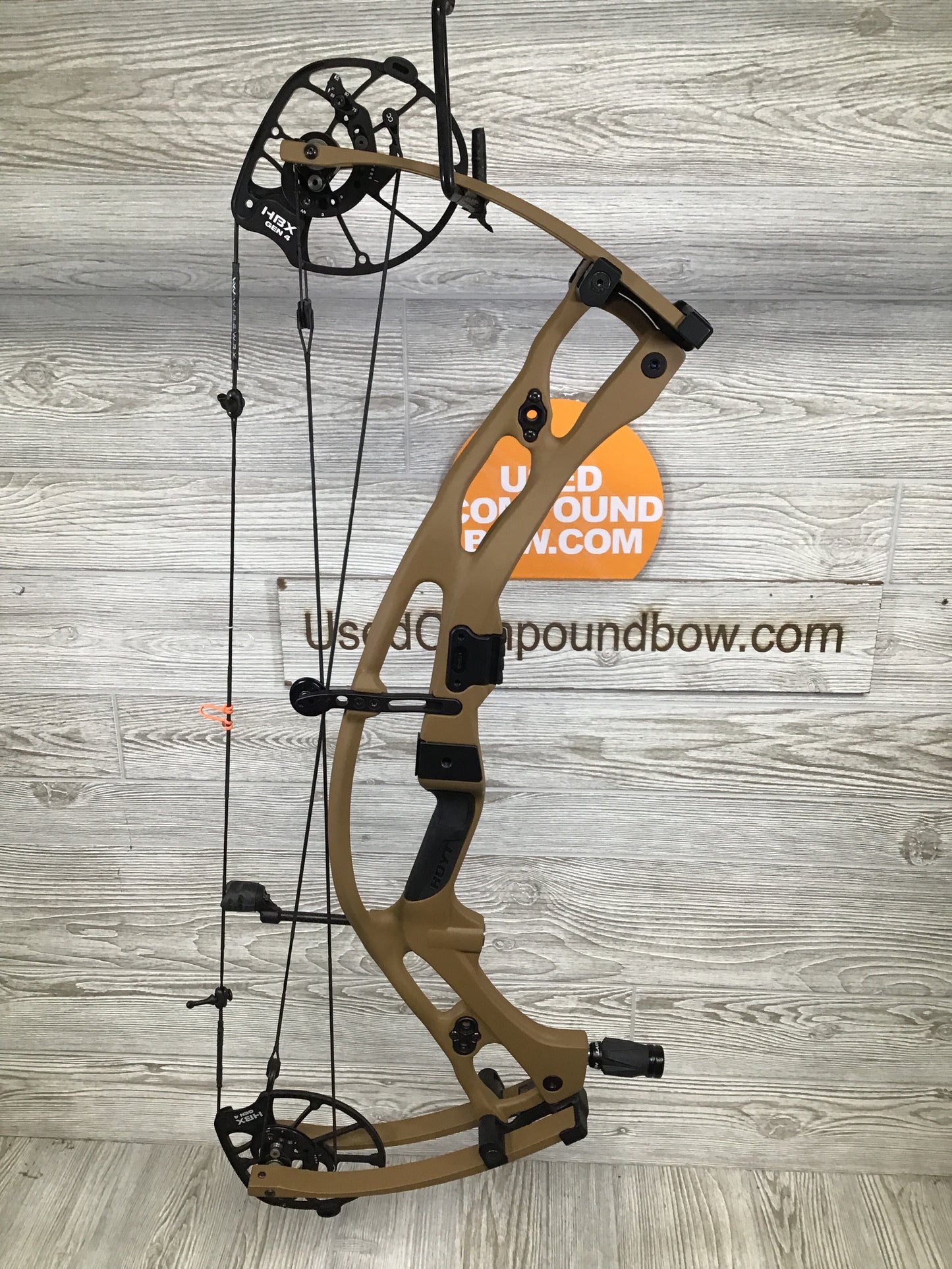 Used Hoyt RX-9 Right Handed Bourbon - 60-70lb  25-30"