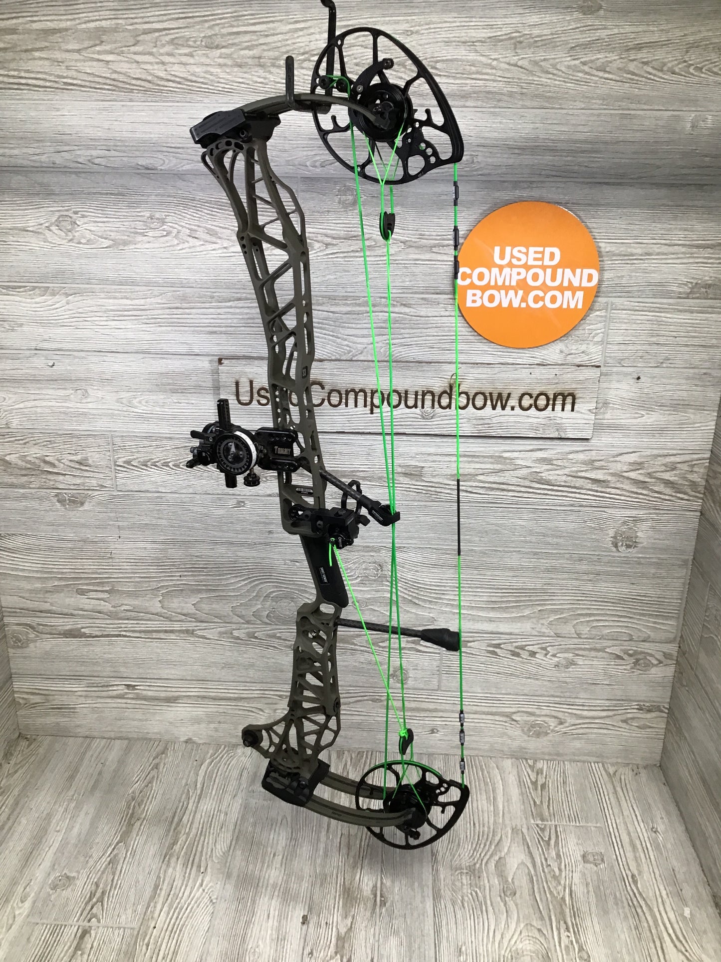 Mathews LIFT 33 Green Ambush LH Bow Hunter Package