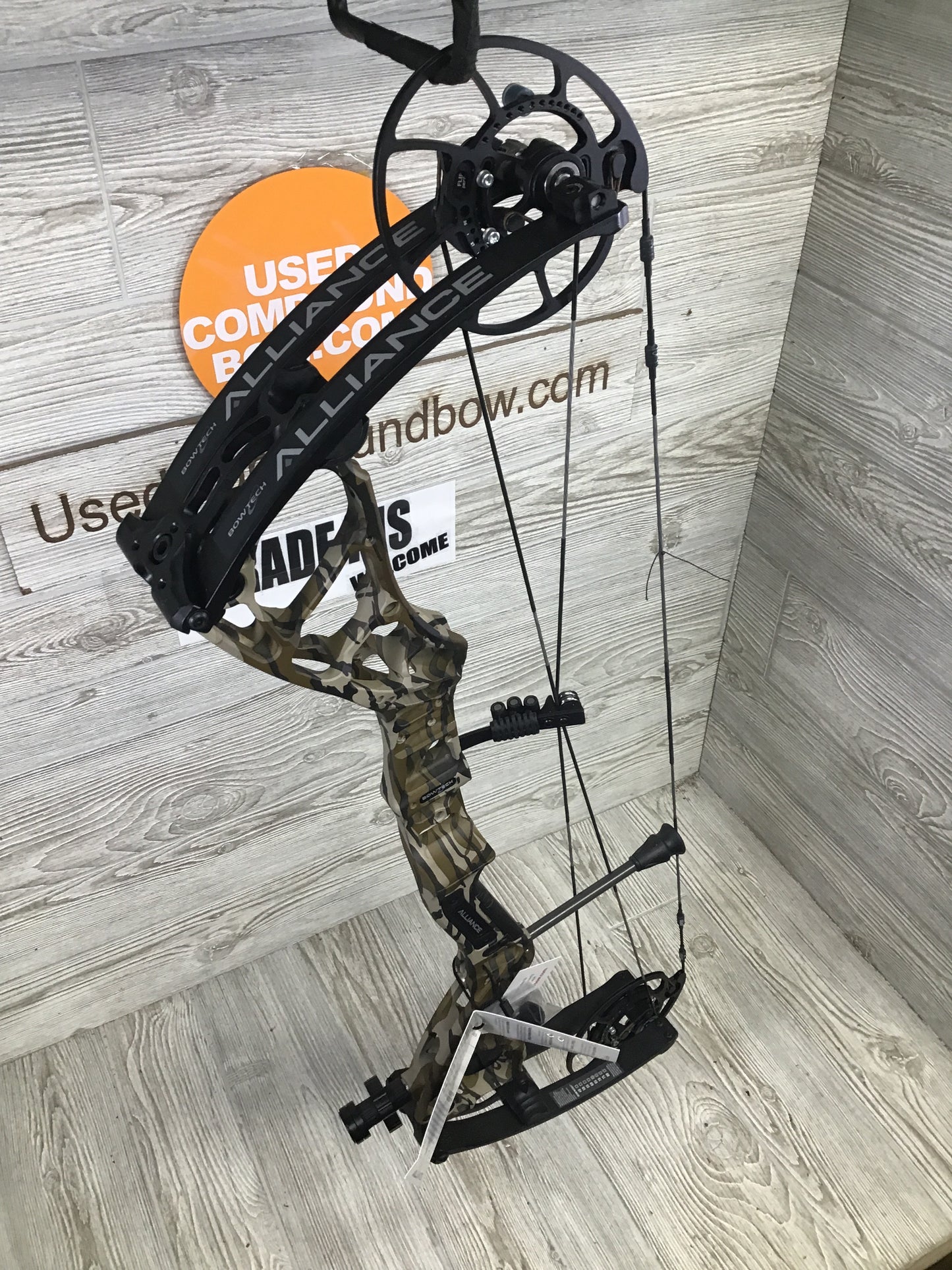 Used Bowtech Alliance 30.5 Right Handed 55-65# 29" Bottomlands camo