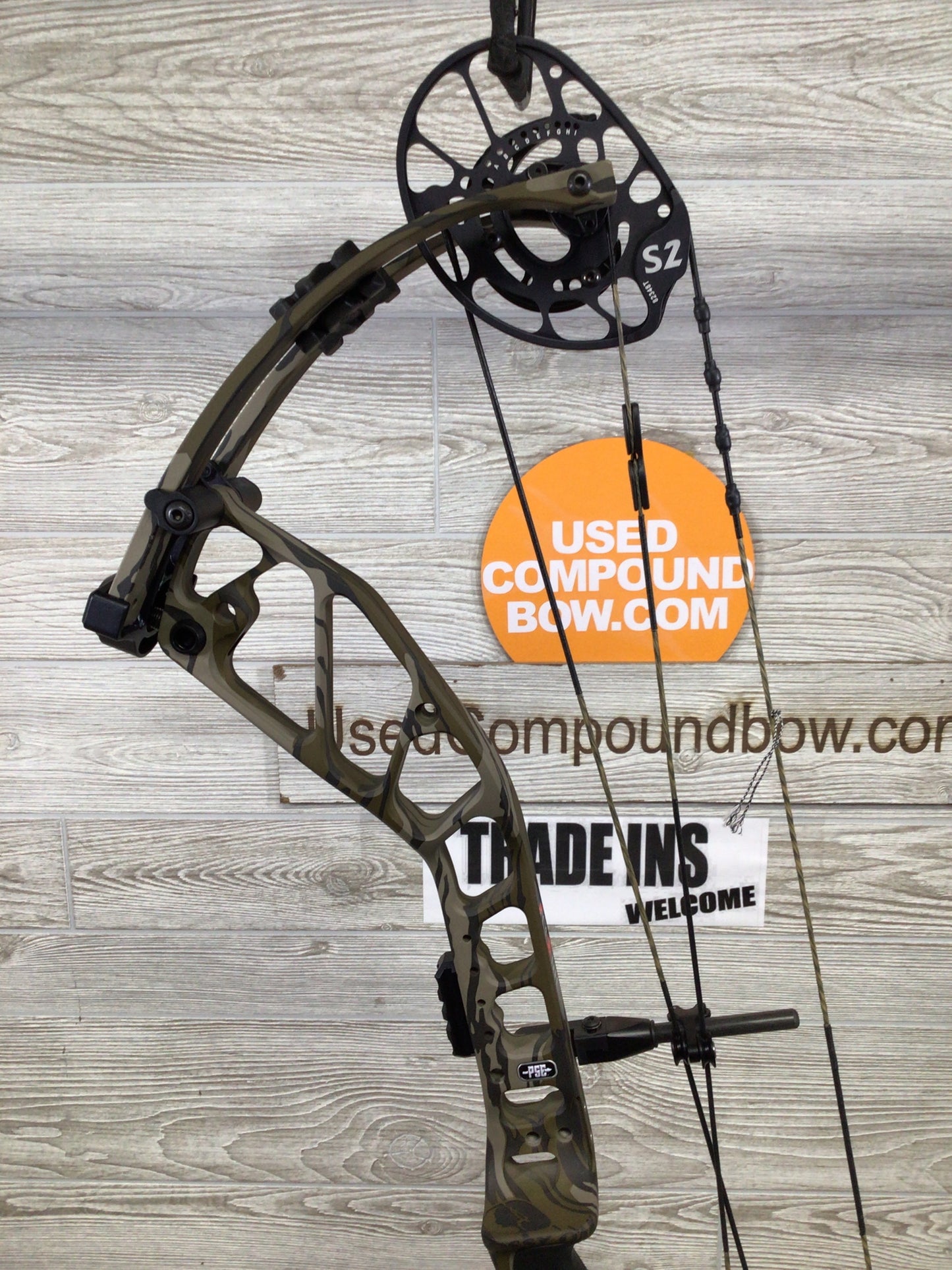 PSE OMEN S2 CAM 60-70# 24.5-28.5 Mossy Oak Bottomlands