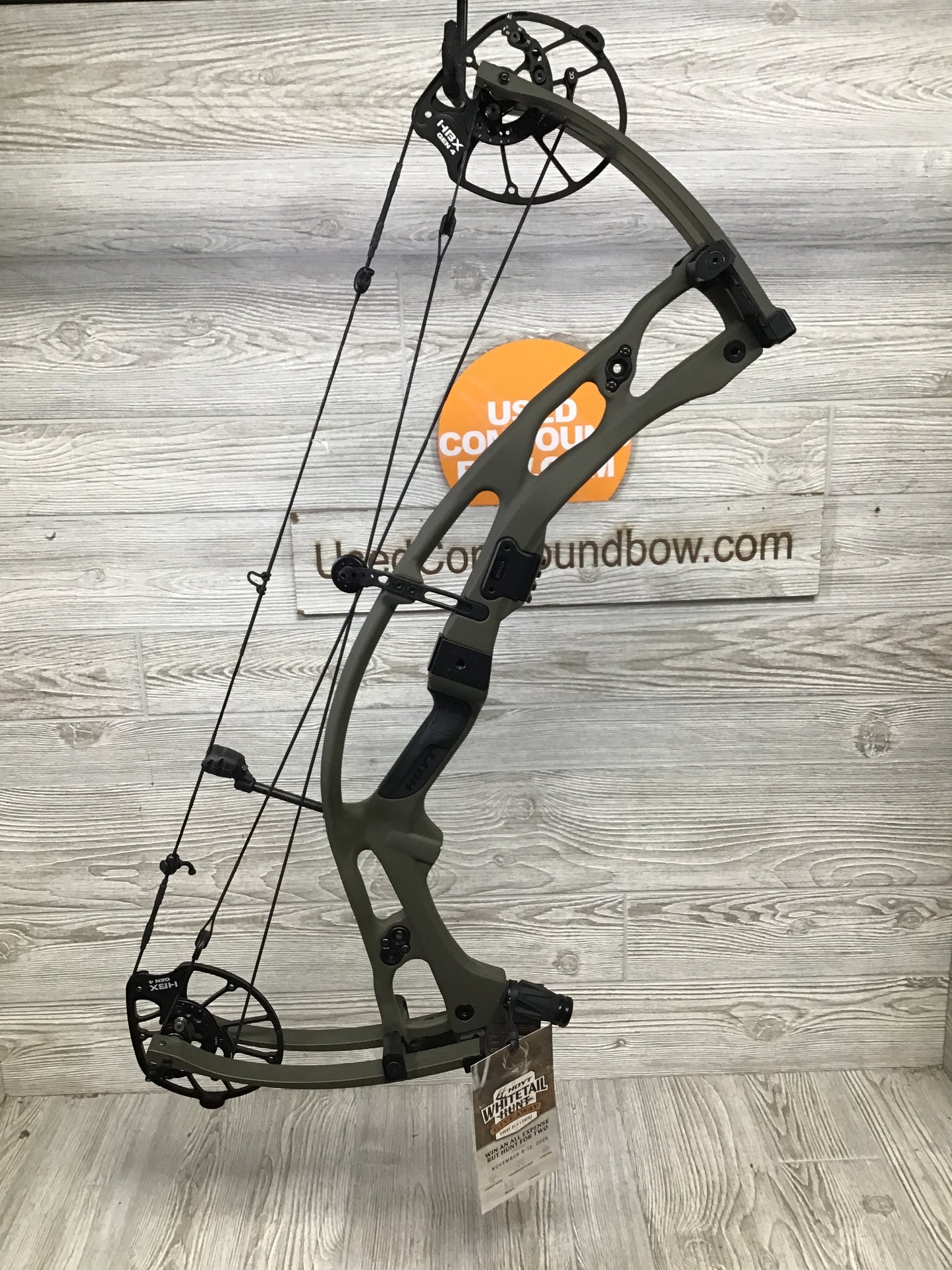 Hoyt RX-9 Right Handed Wilderness 60-70lbs 25-30" Bow