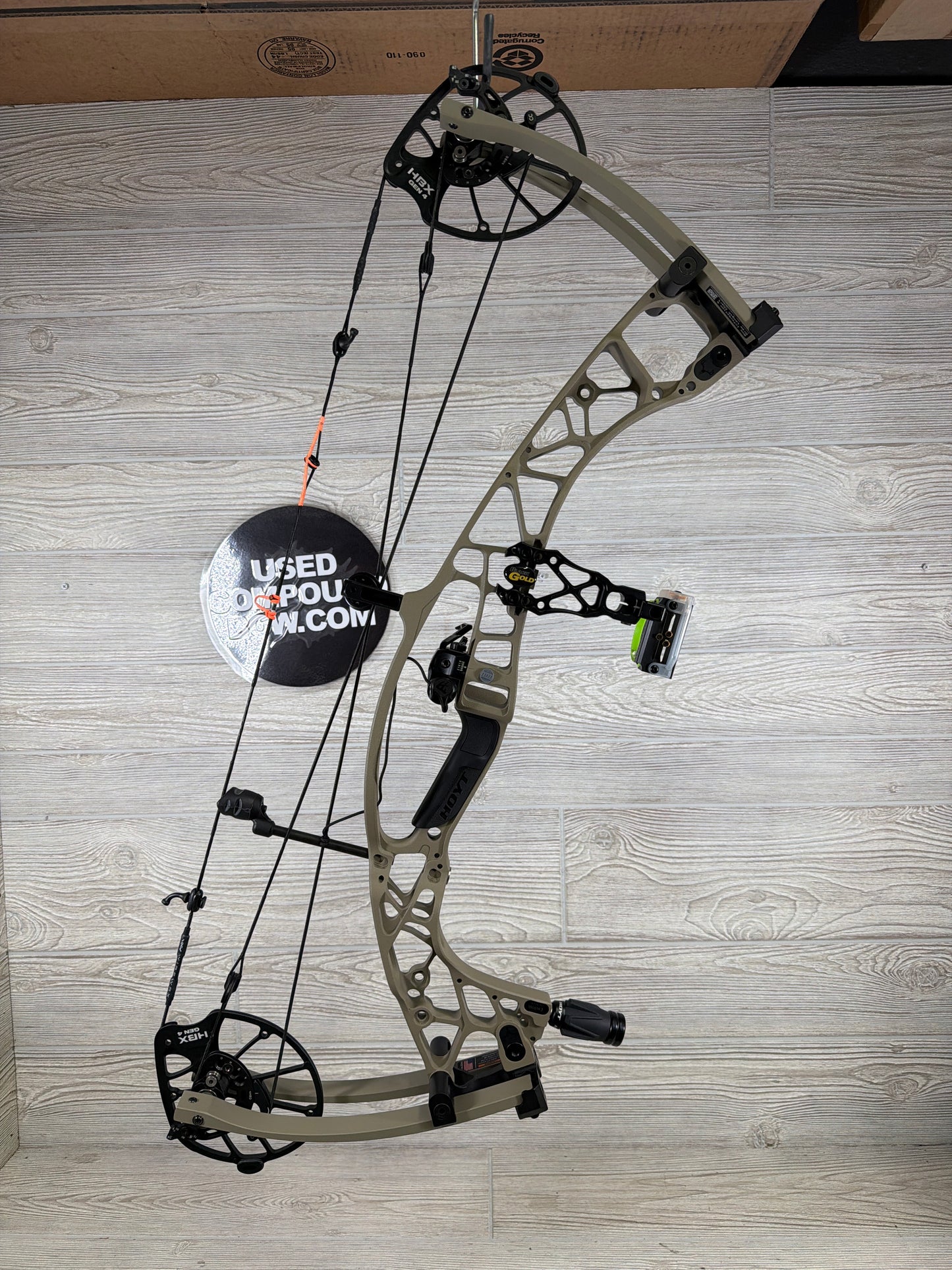 Used Hoyt AX-3 29 Sandstorm 70# With Hoyt QAD MX2 and Black Gold Rush