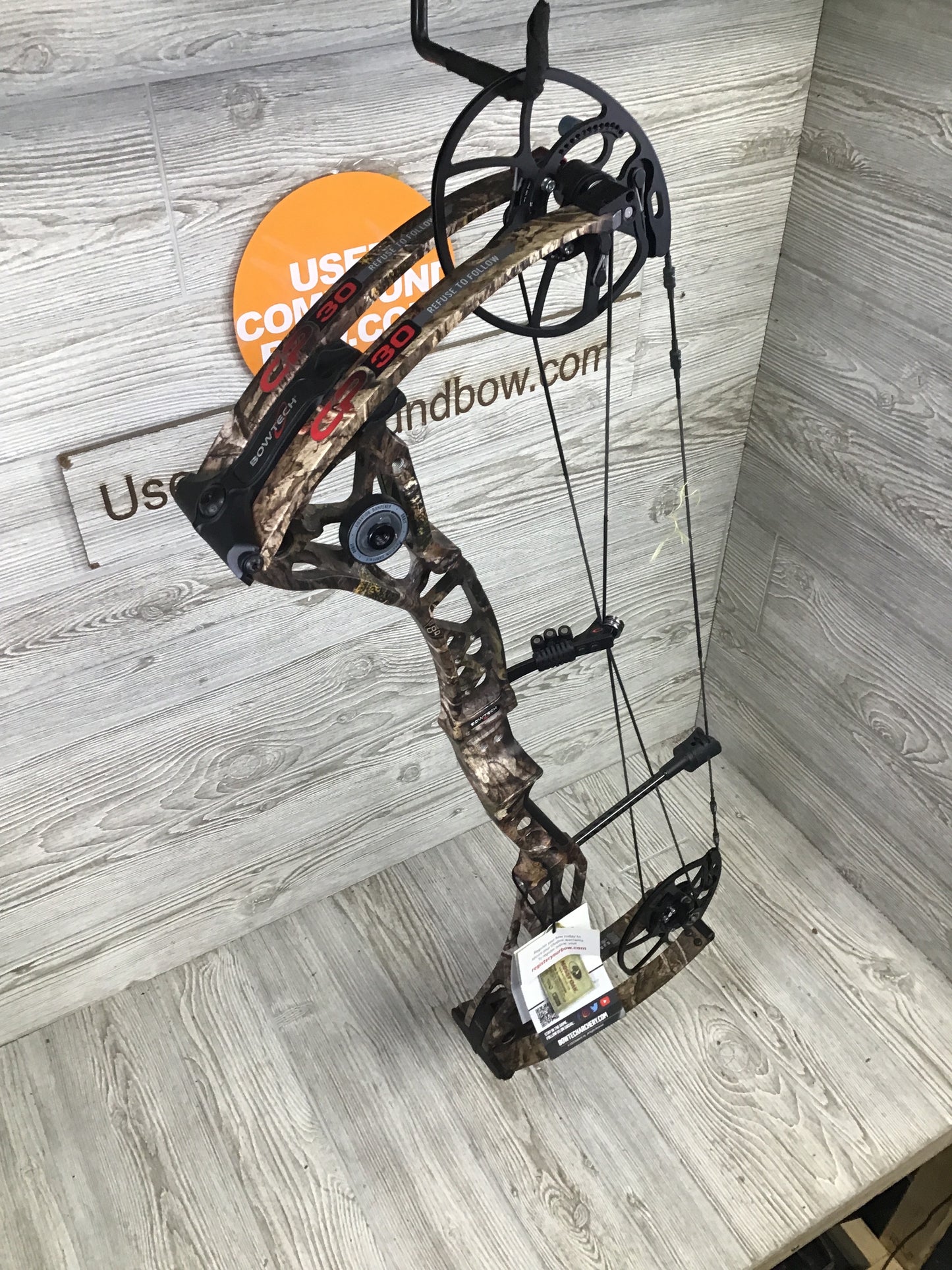 NEW Bowtech CP30 RH Mossy Oak 60-70