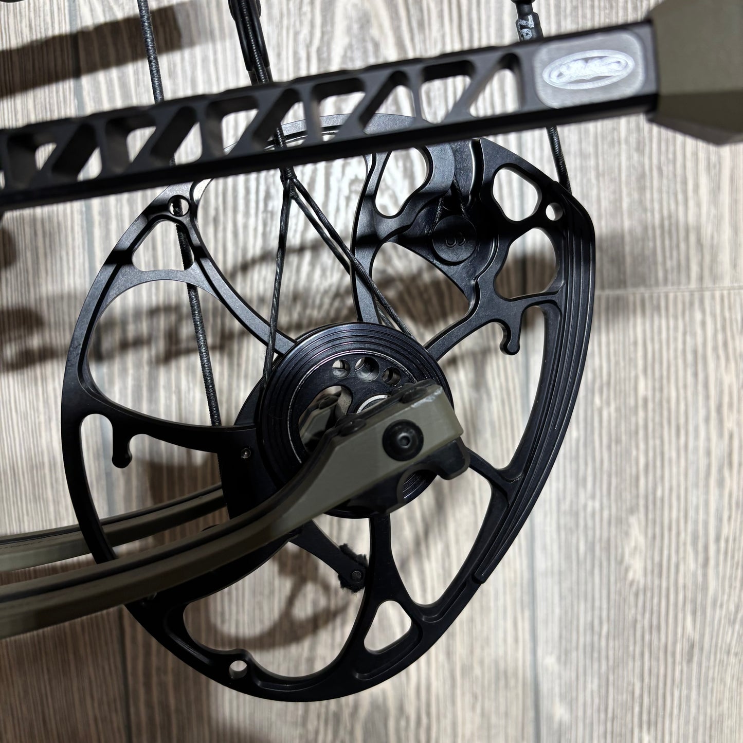 Used Mathews Phase4 29 RH Ambush LOADED Package