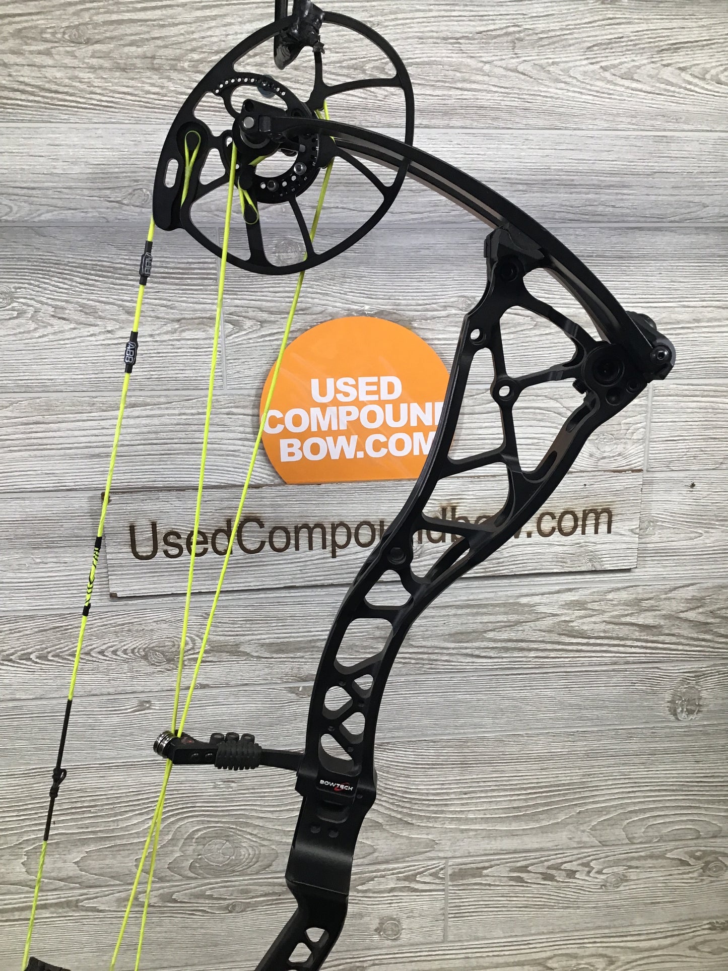 Used Bowtech SS34 Left Handed Black 26-31.5 60-70#