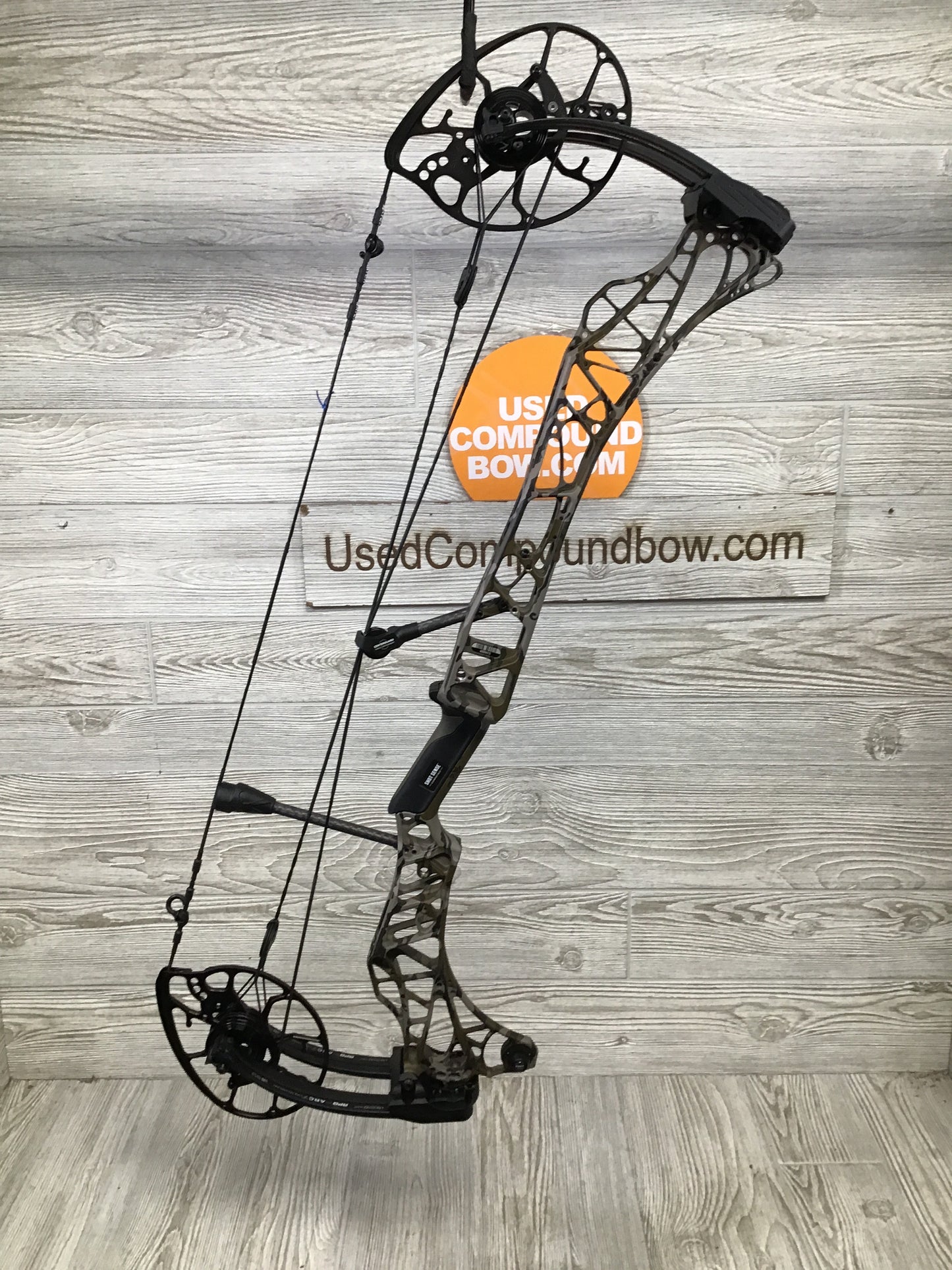 Used Mathews Lift X 29.5 Right Hand Bottomlands riser/Black limbs 28.5/65#