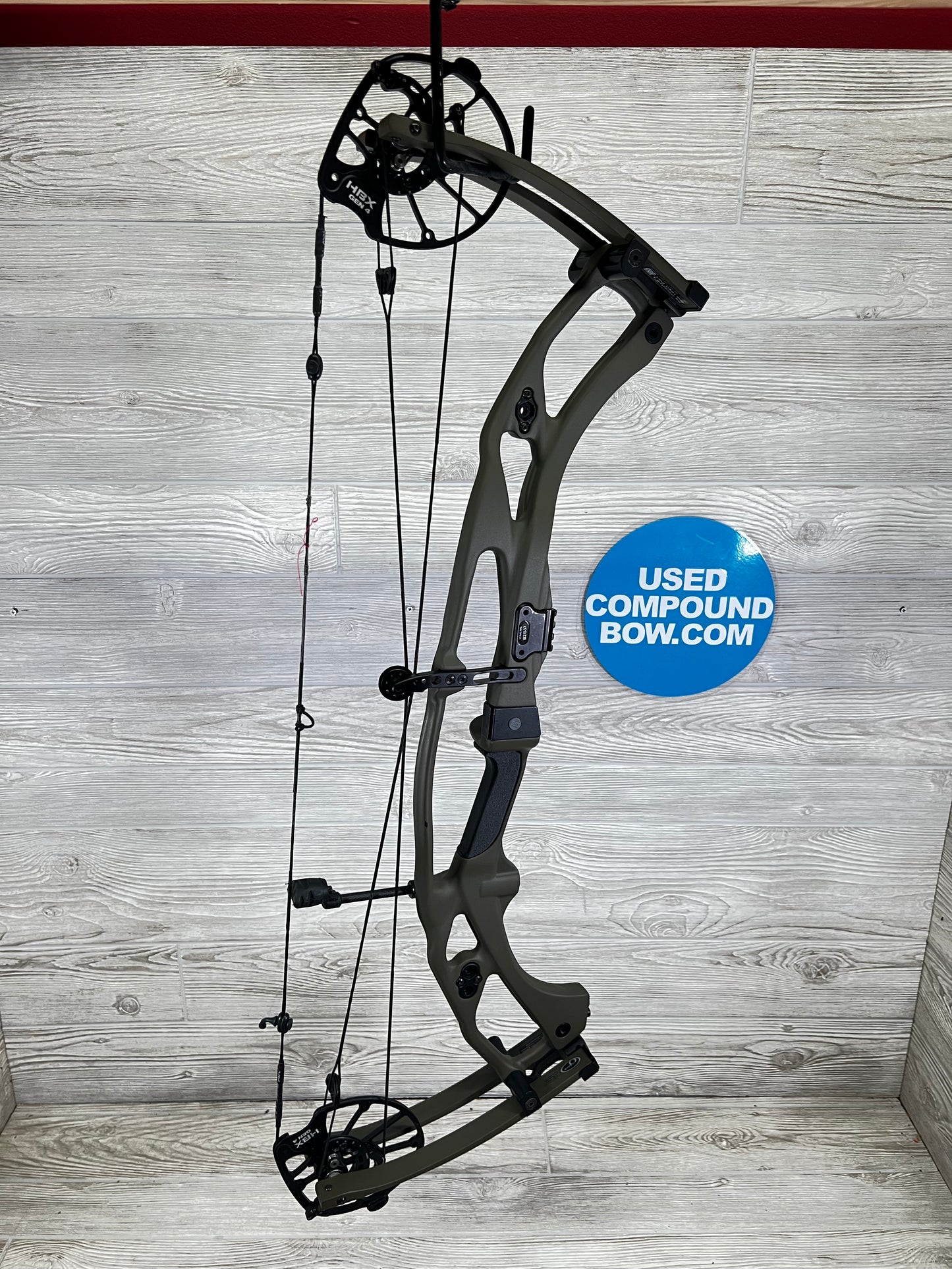 Used Hoyt RX-9 Ultra Right Handed 60-70# Wilderness 27.5/70