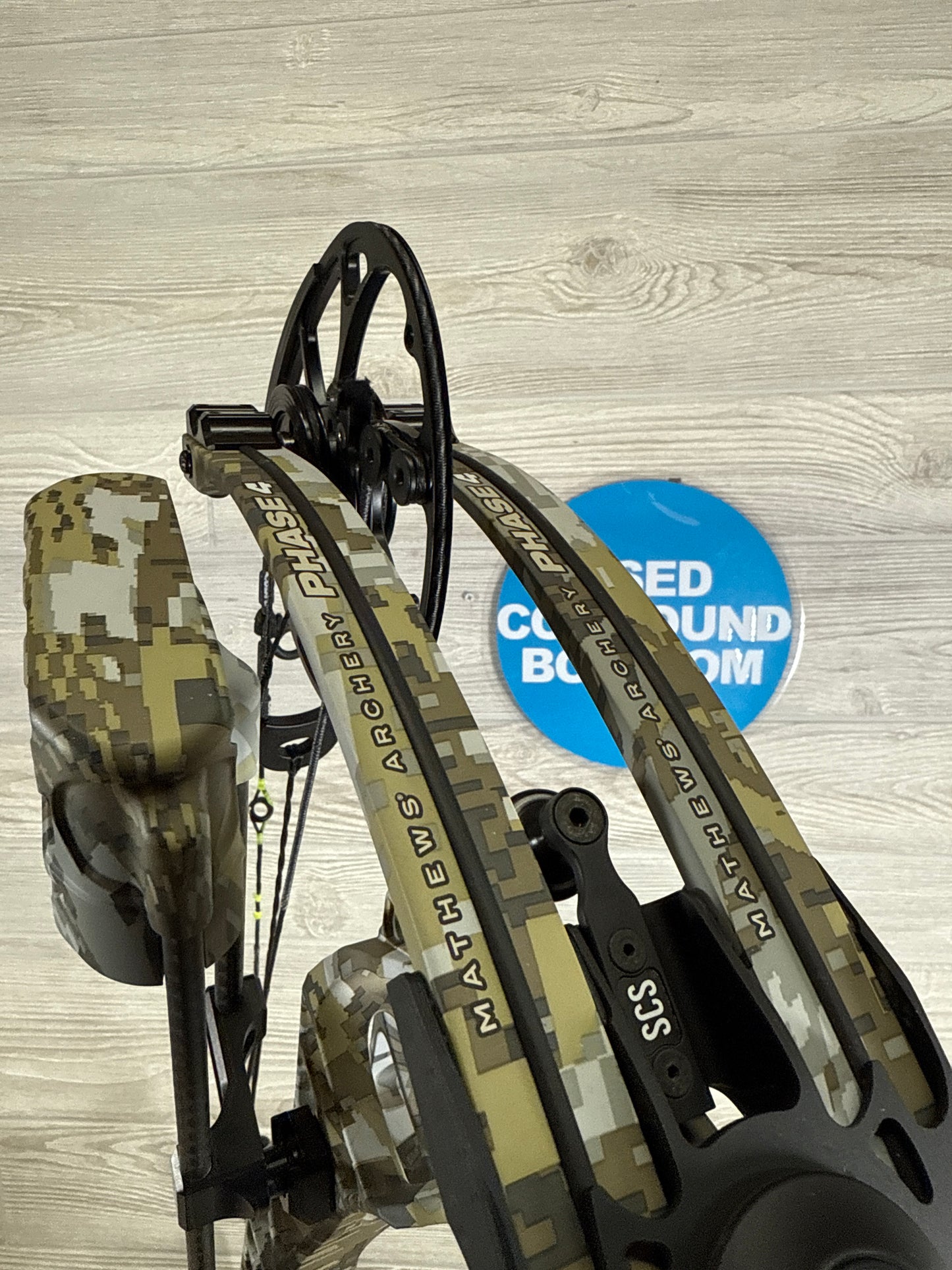 Mathews Phase 4-29 Right Hand Sitka Elevated 2 Bow with Lowpro detach quiver