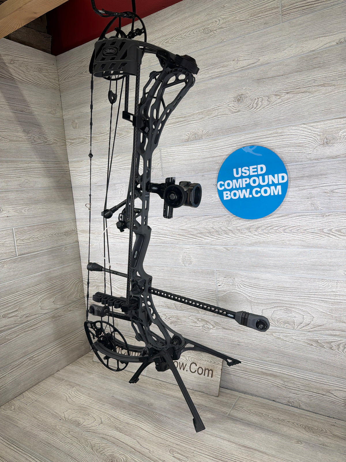 Used Mathews ARC 30 29" 70lb Right Hand Shale LOADED Bow Pkg