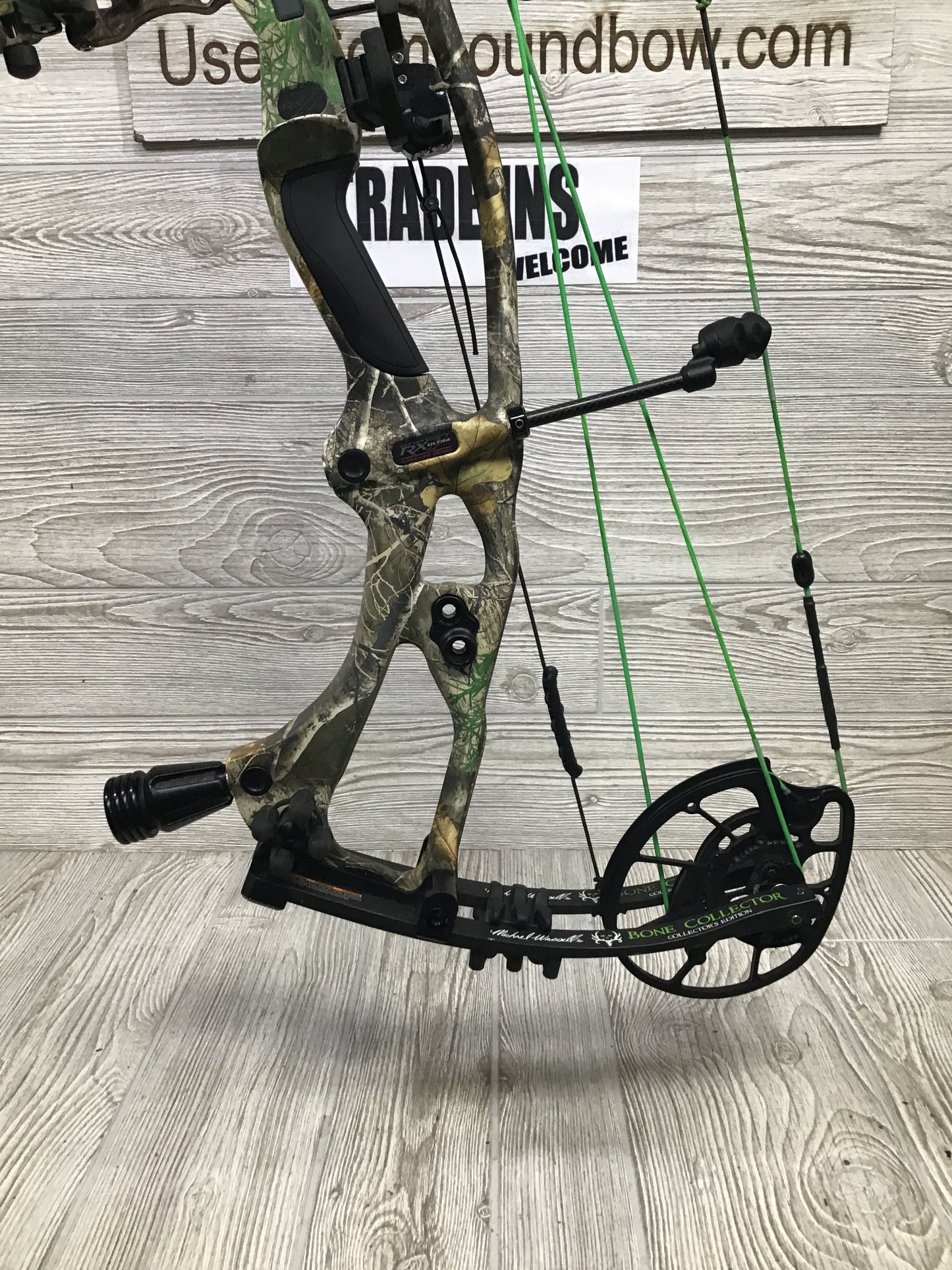 Used Hoyt RX-7 Ultra Right Hand Realtree Edge 55-65# Bone Collector Package