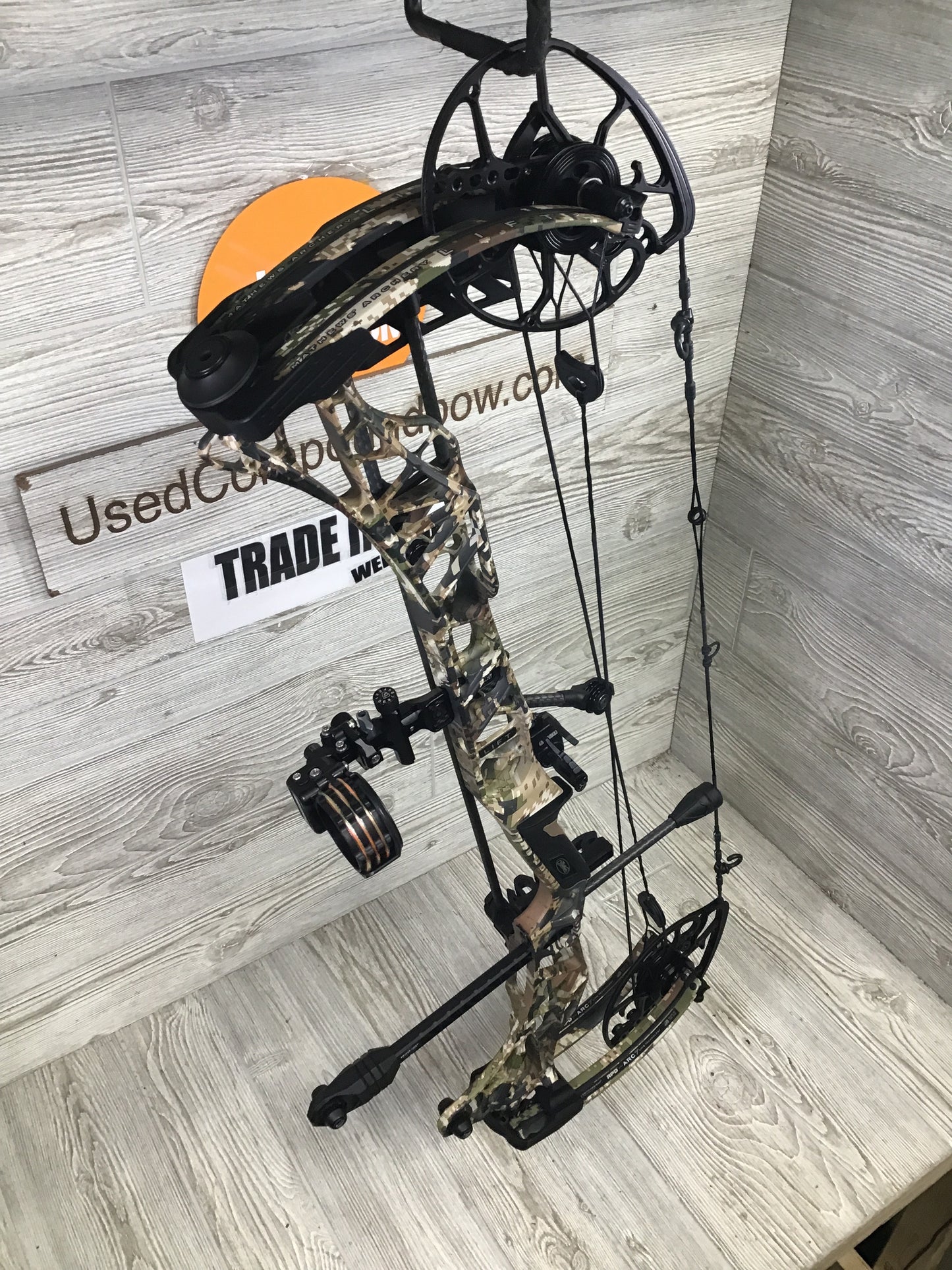 Used Mathews Lift X 29.5 Right Hand 28.5"/70# Sitka Subalpine LOADED Package