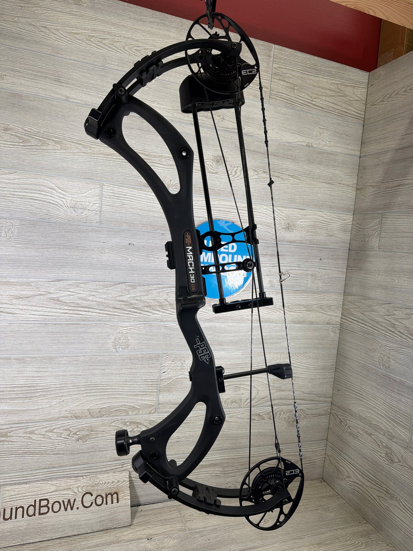 Used PSE Mach 30 DS EC2 29" 70lb Right Hand Black Bow w/ PSE Quiver