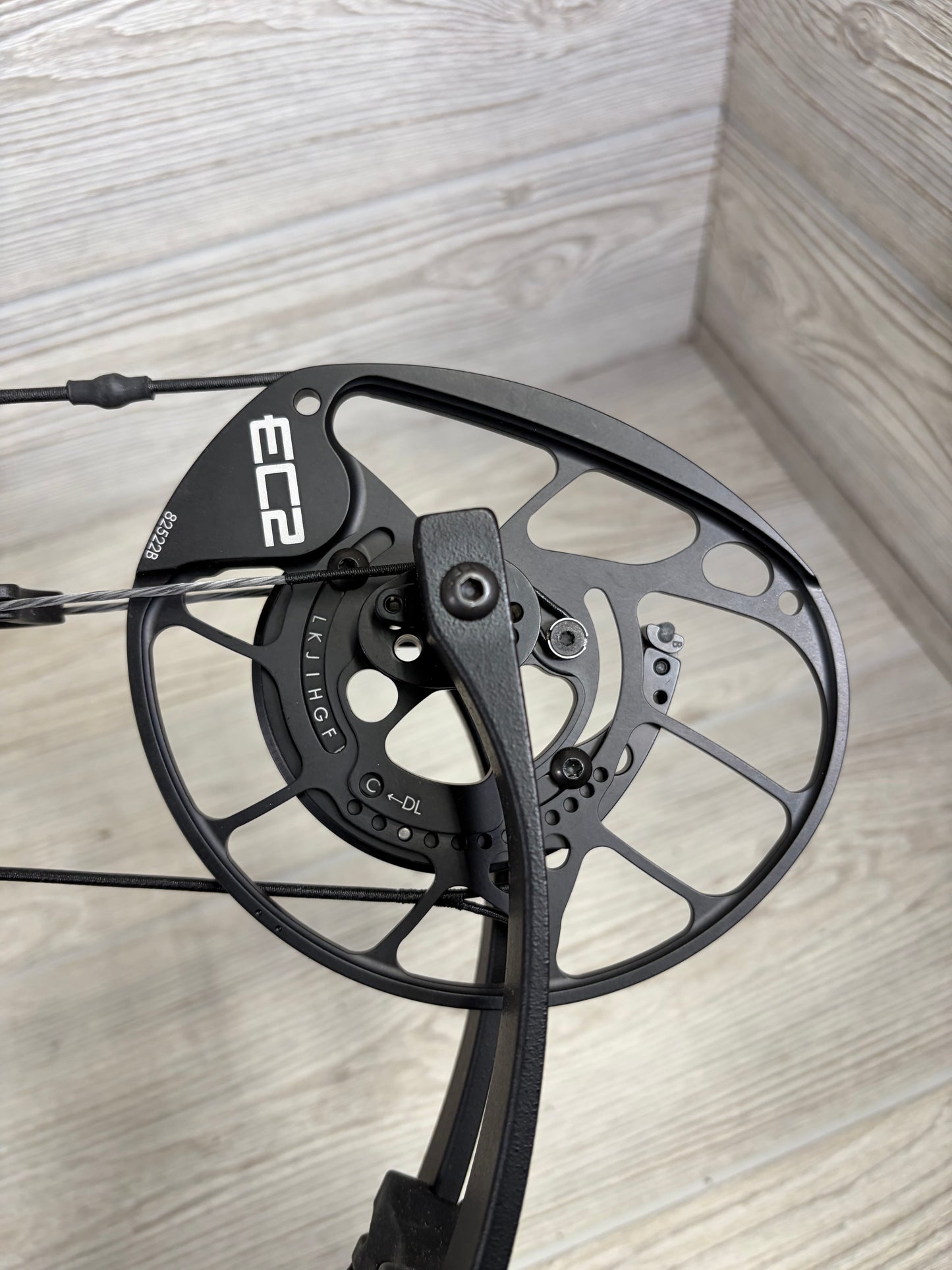 Used PSE Evolve DS 30 24.5-30 Black Right Handed