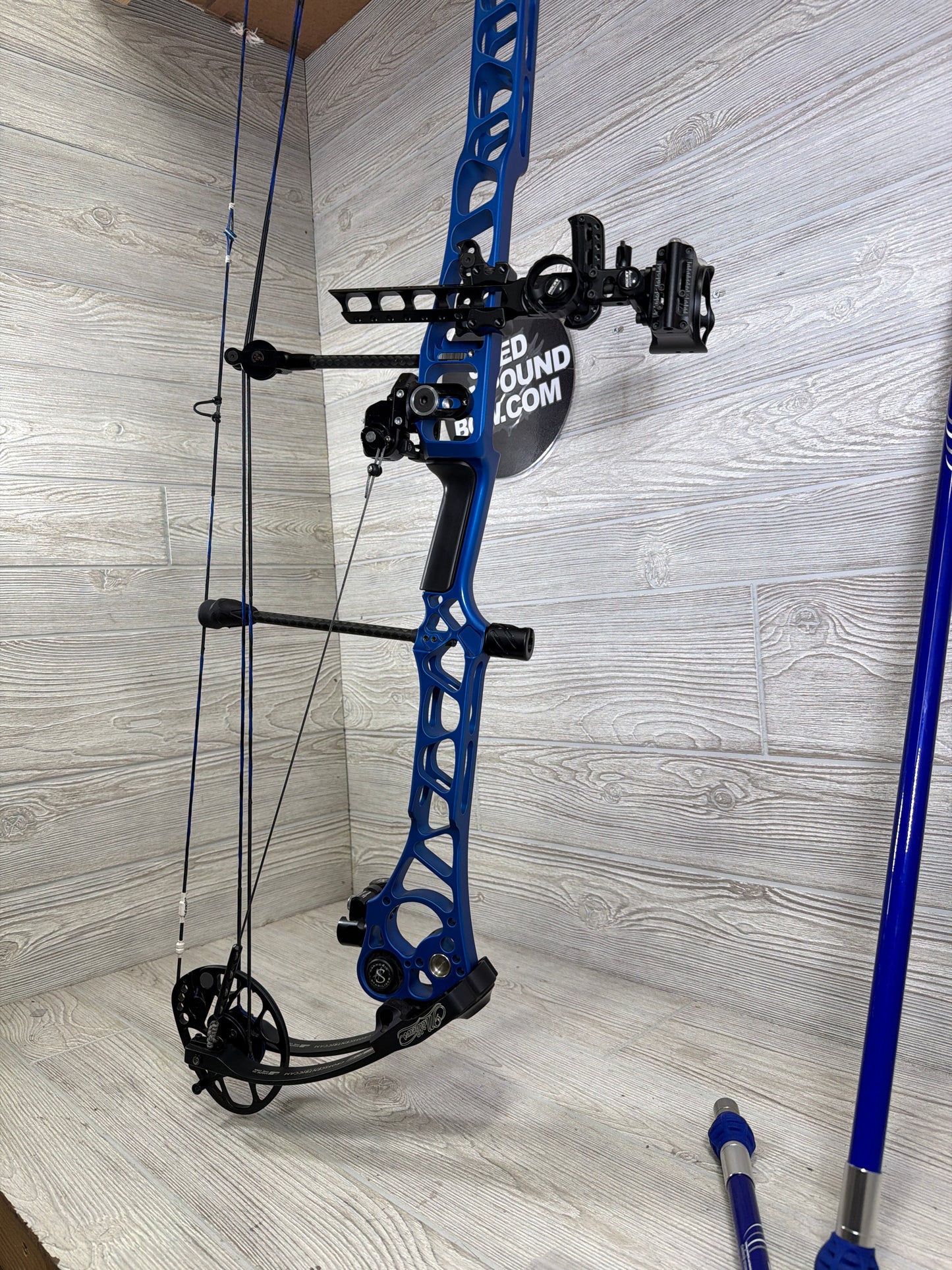 Used Mathews TRX 8 Right Handed Blue Black limbs 50# 28" Bow Package