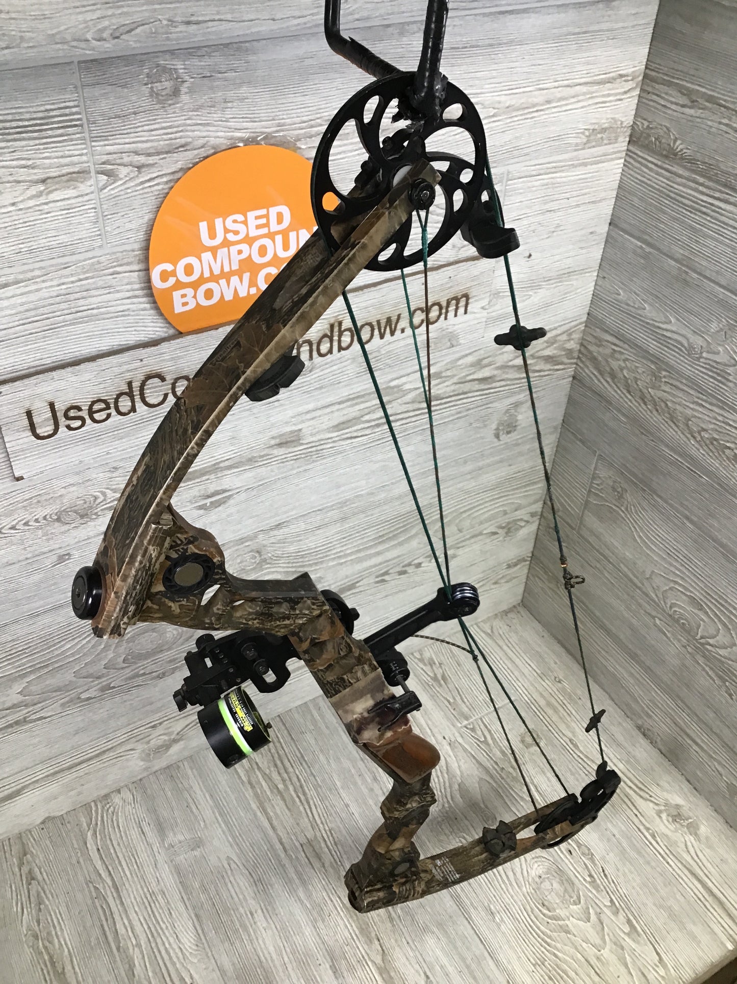 Used Mathews Legacy Right Handed 29" 70lb Package