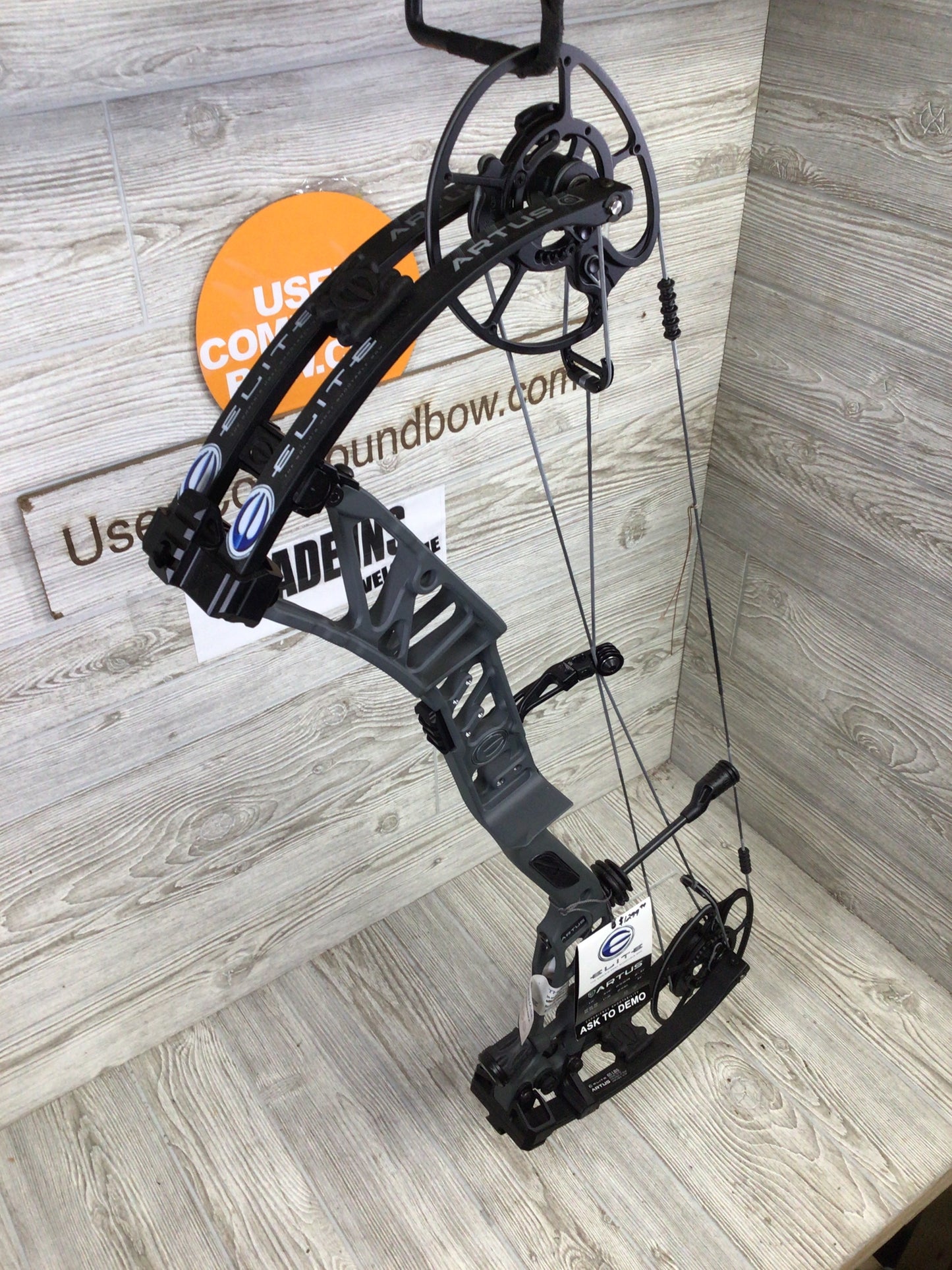 Elite Artus Right Handed Slate Gray 50-60lb