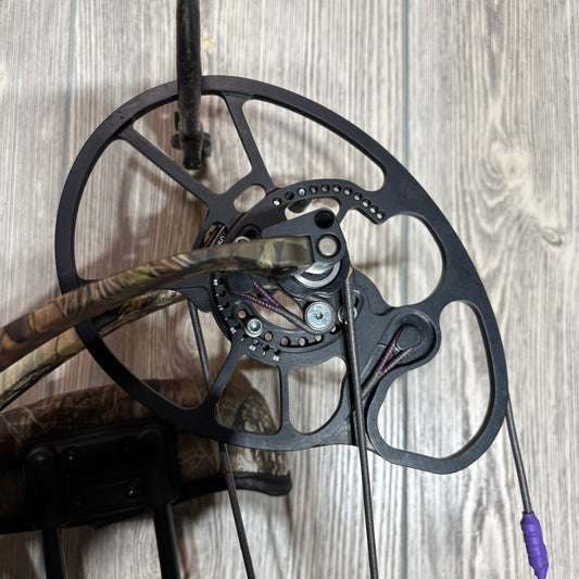 Used Bowtech Solution Mossy Oak 70lb Package RH