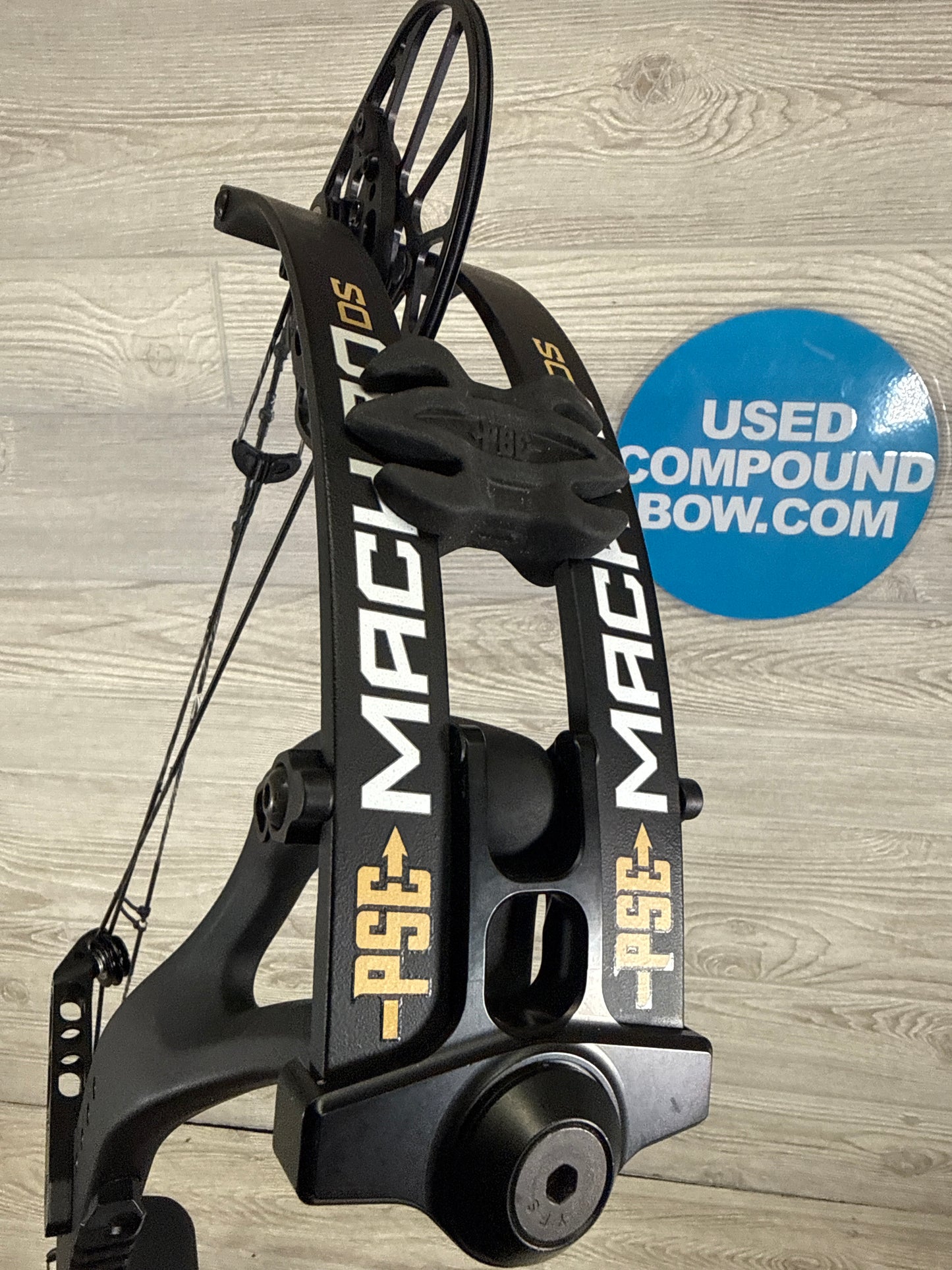 Used PSE Mach 30 FDS Black Right Handed Package gas systm x strings