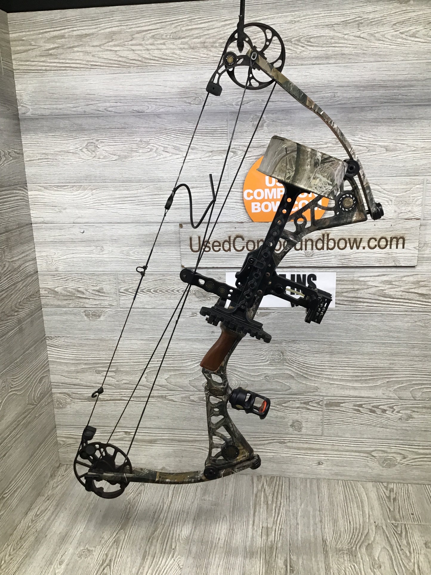Used Mathews Drenalin 29" RH 60-70# PKG