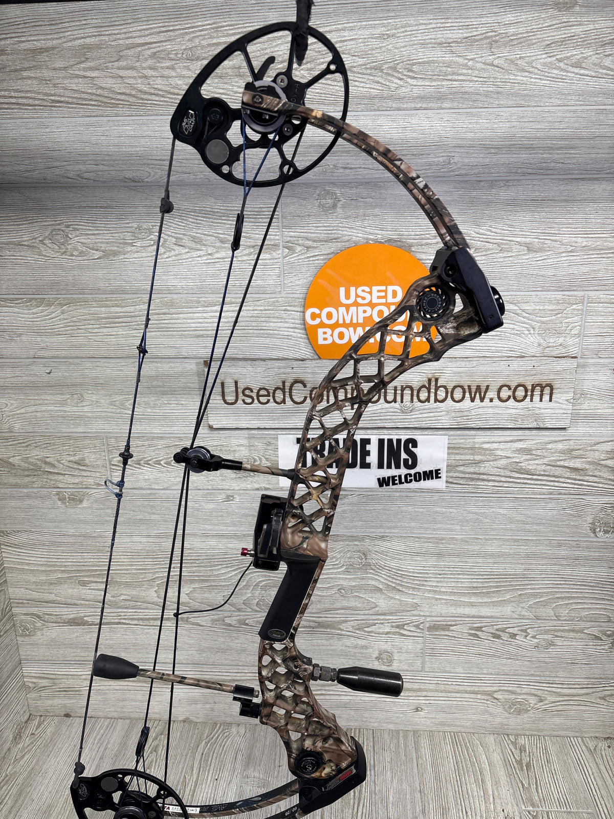 Used Mathews Chill 28/60 lost camo Left Handed