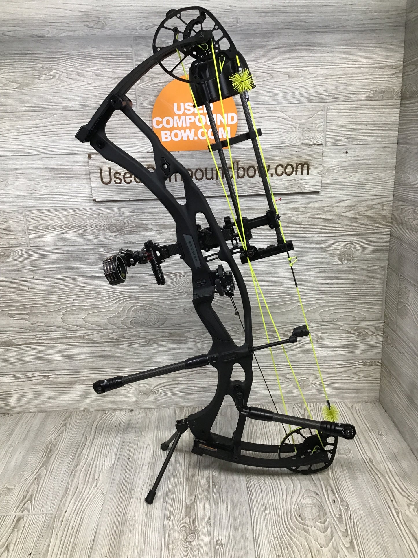 Hoyt RX-8 Ultra Black RH 60-70# LOADED