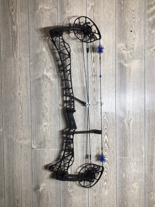 Used Mathews Lift X 33 Black Right Hand