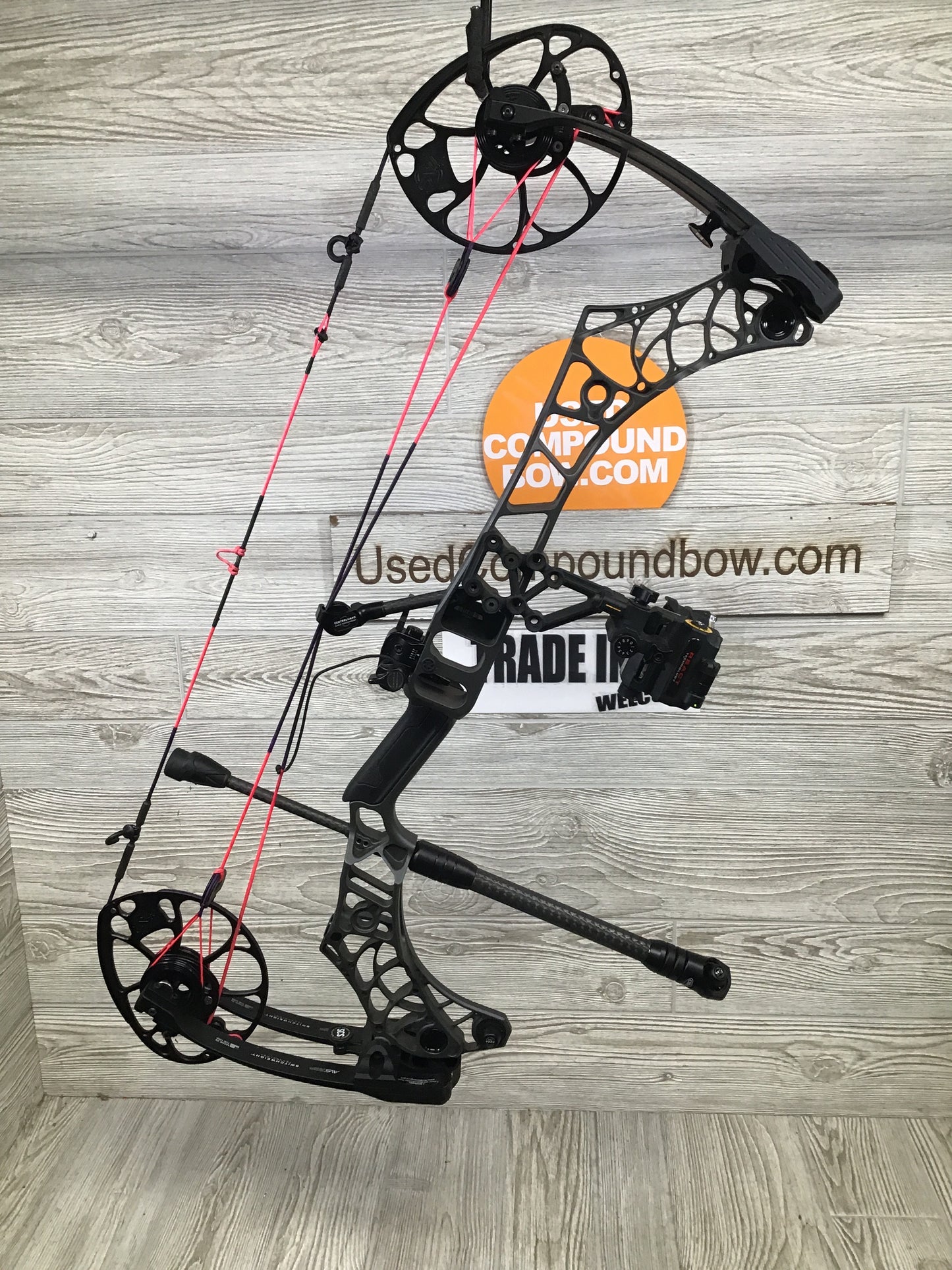 Used Mathews V3 27 Stone Package 27.5/70# right handed