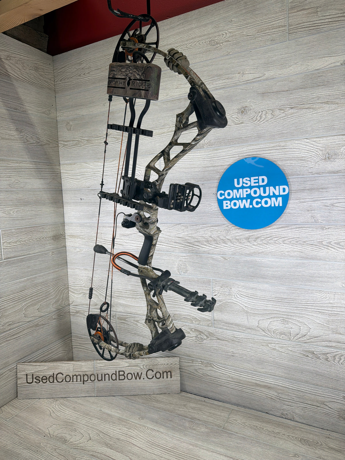 Used Mission Ballistic RH 29" 70lb Camo Bow Pkg