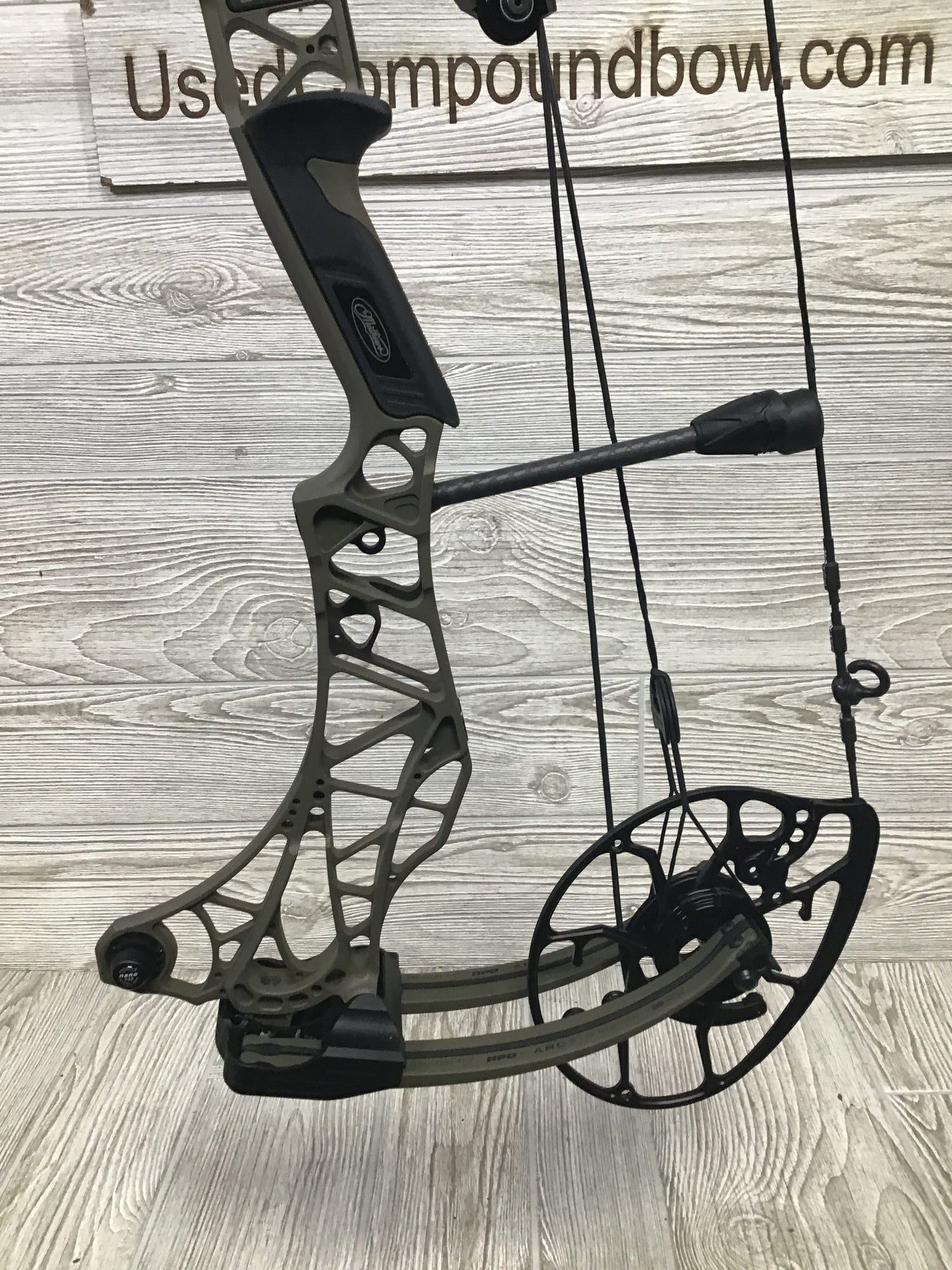 Used Mathews Lift X 29.5 Right Hand Ambush Green 26.5"/70#
