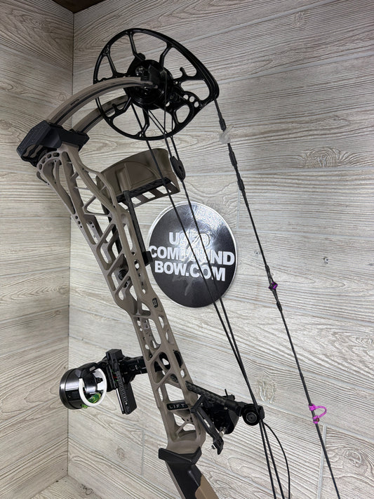 Mathews Lift 33 RH Granite 30" 70# Bow Package Loaded