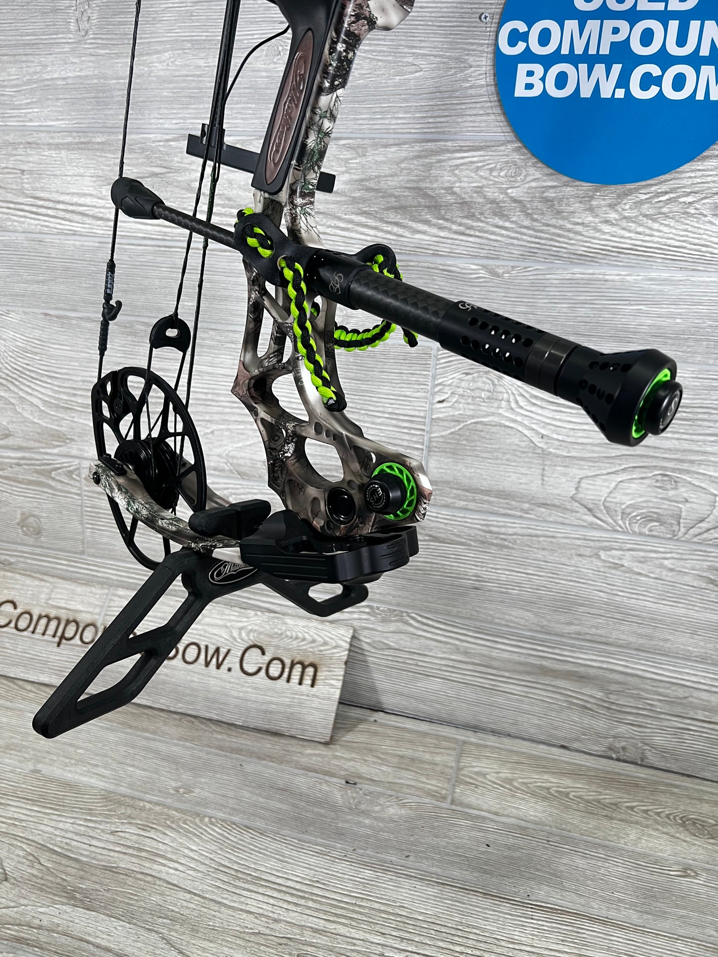 Mathews Triax 70lb Lost XD camo Left Hand Bow Package
