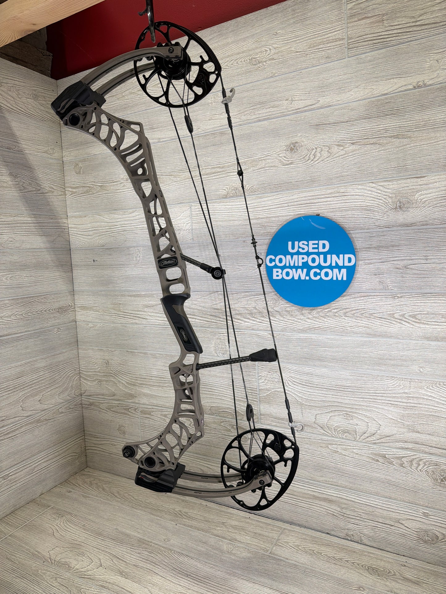 Used Mathews Phase 4 29 29" 70lb Granite Right Hand Bow