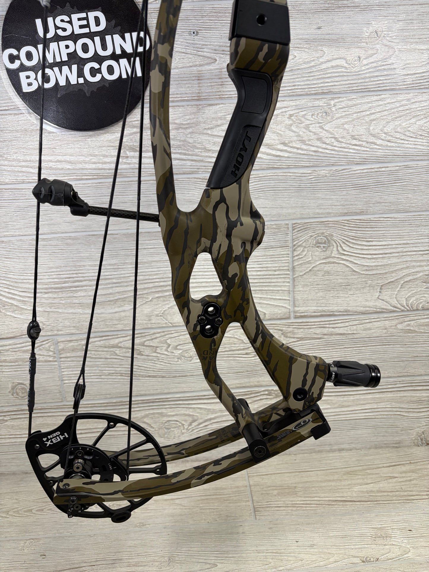 Hoyt RX-9 Ultra Right Handed 60-70# 29" Bottomlands