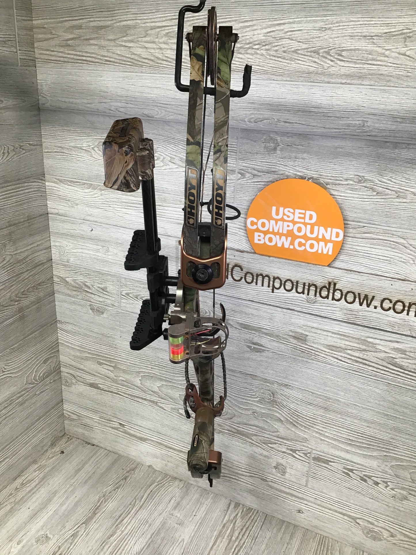 Hoyt UltraMag XT-2000 70# RH PACKAGE