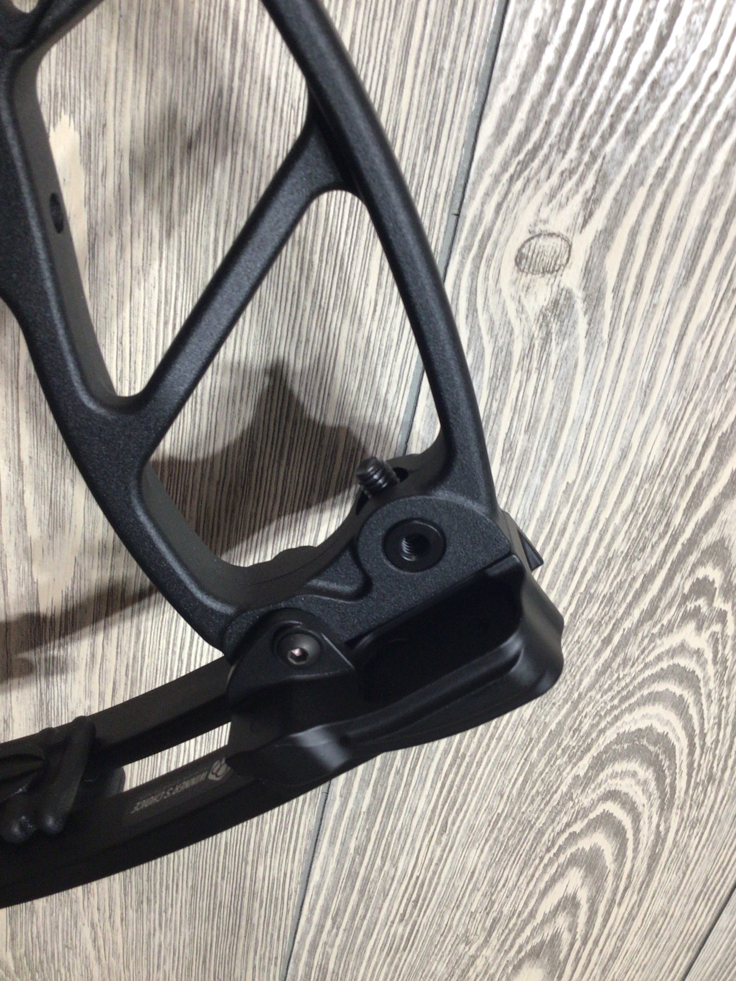 Used Elite Terrain RH Black 30" 70# Bow