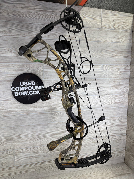 Used Hoyt Torrex Package RH Camo 50-60lbs 26-30" Draw