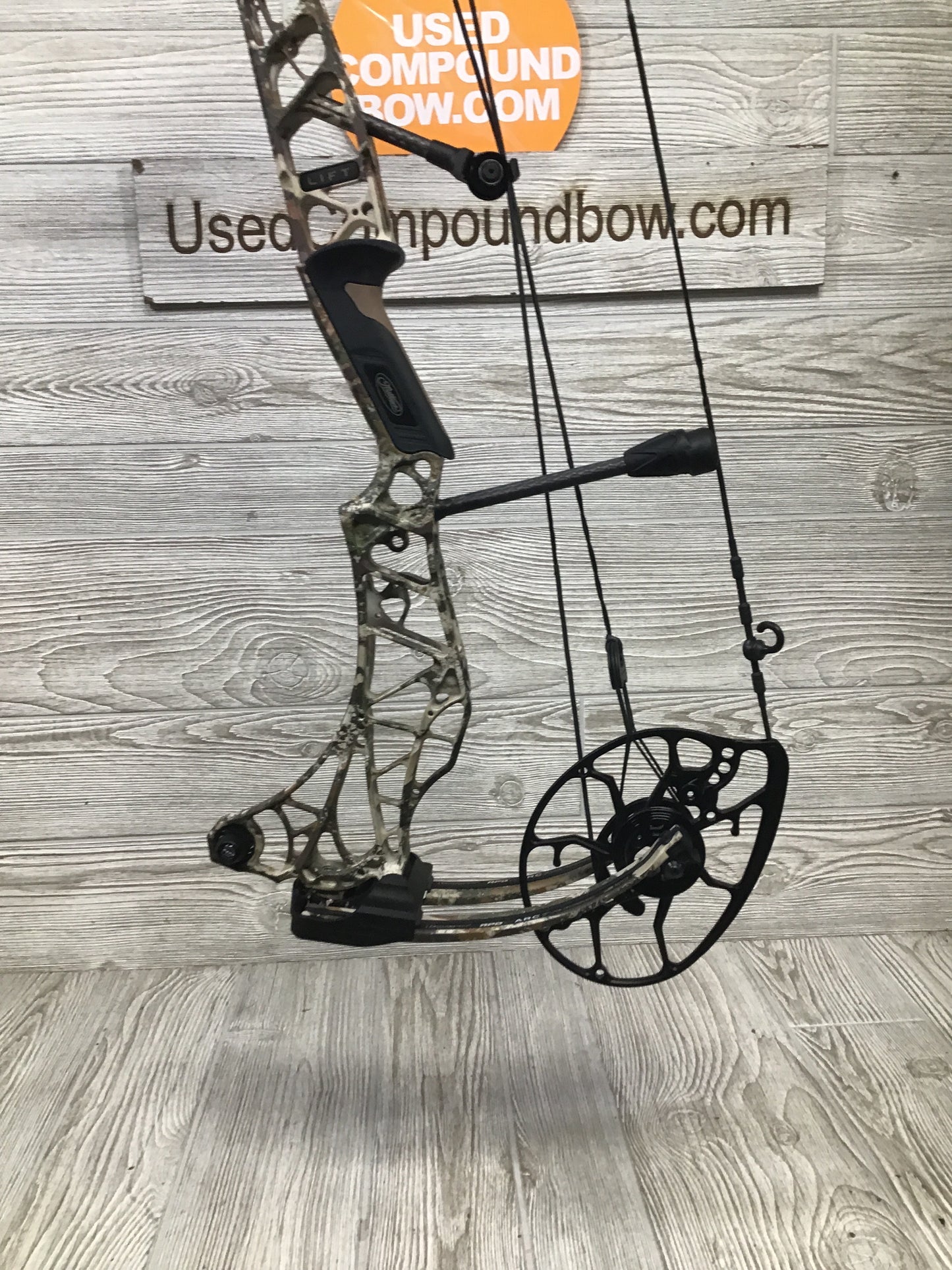 Used Mathews Lift X 29.5 Right Hand 29.5"/70# First Lite Specter