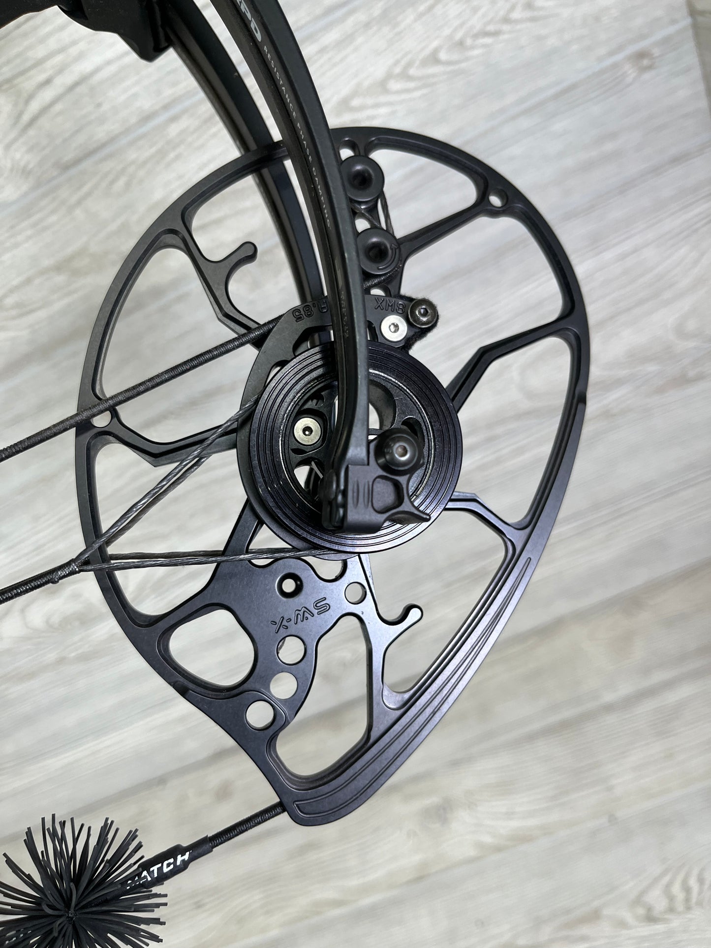 Mathews Lift 29.5 Right Handed Black