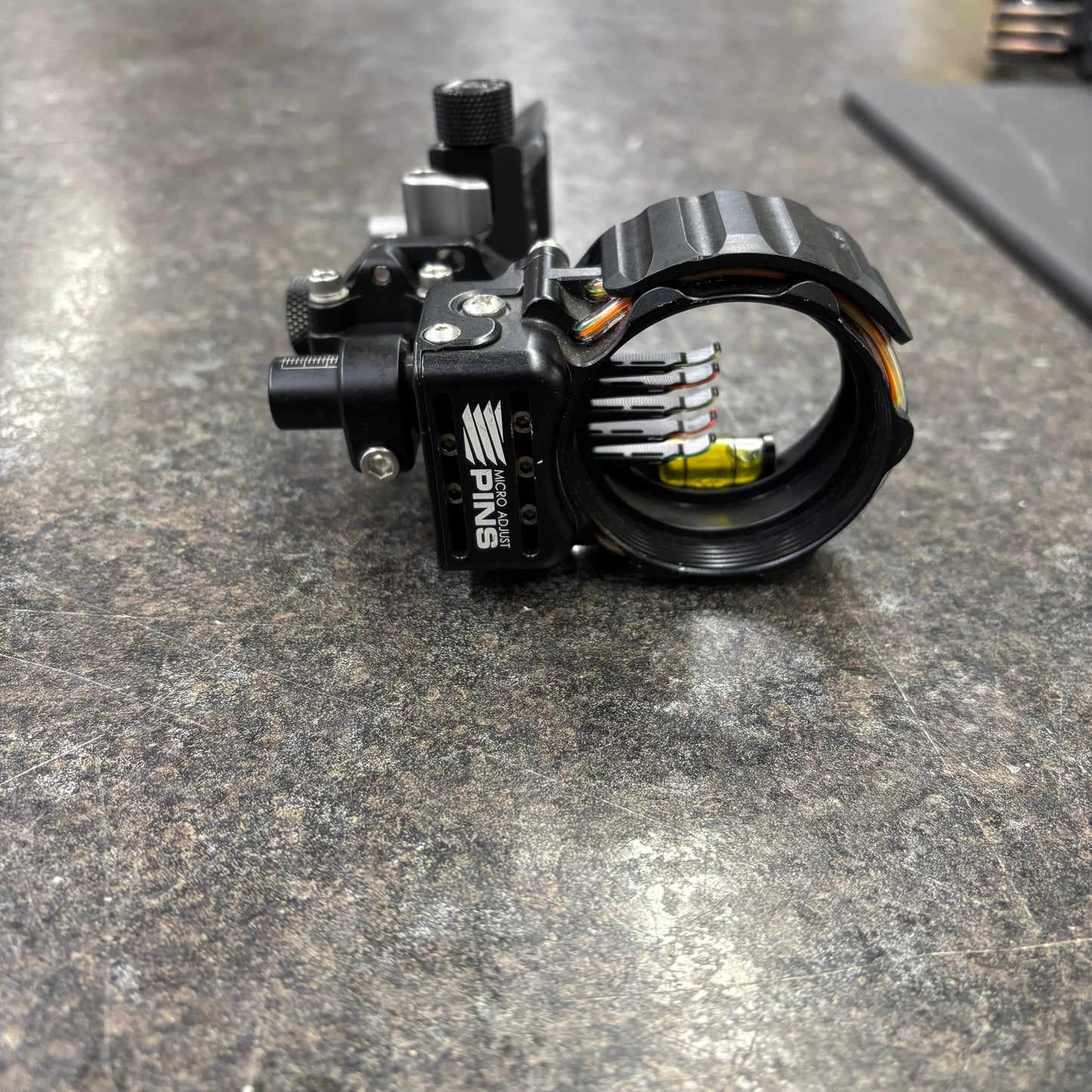 Used Axcel Bridge-Lock 5 Pin Sight RH