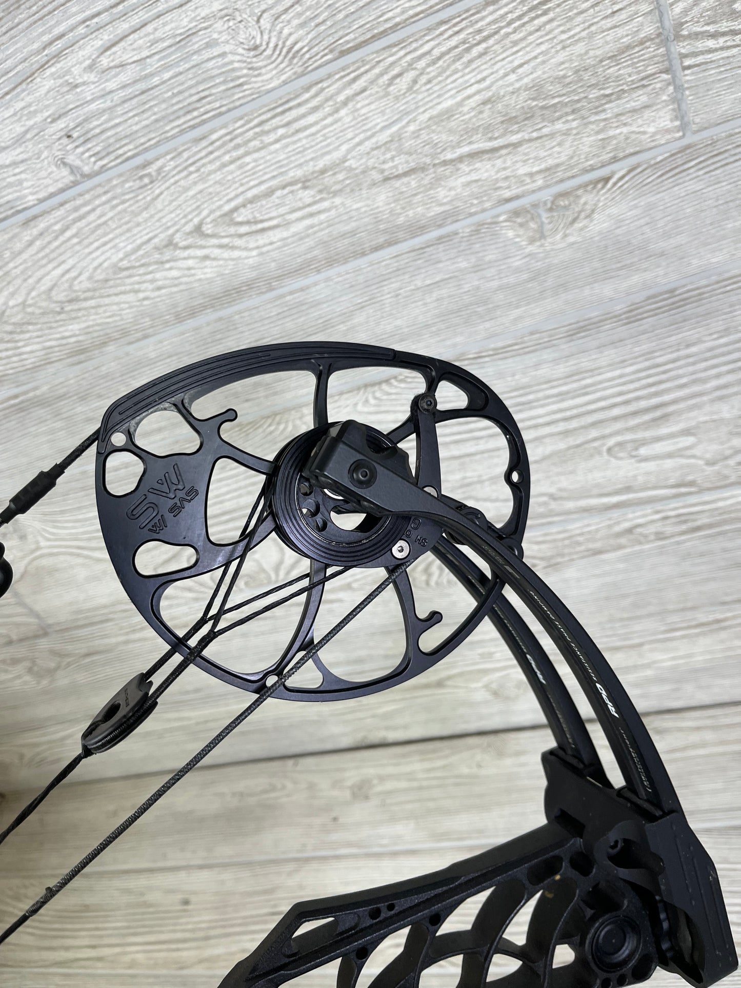 Mathews Phase 4 33 Black RH BOW ONLY