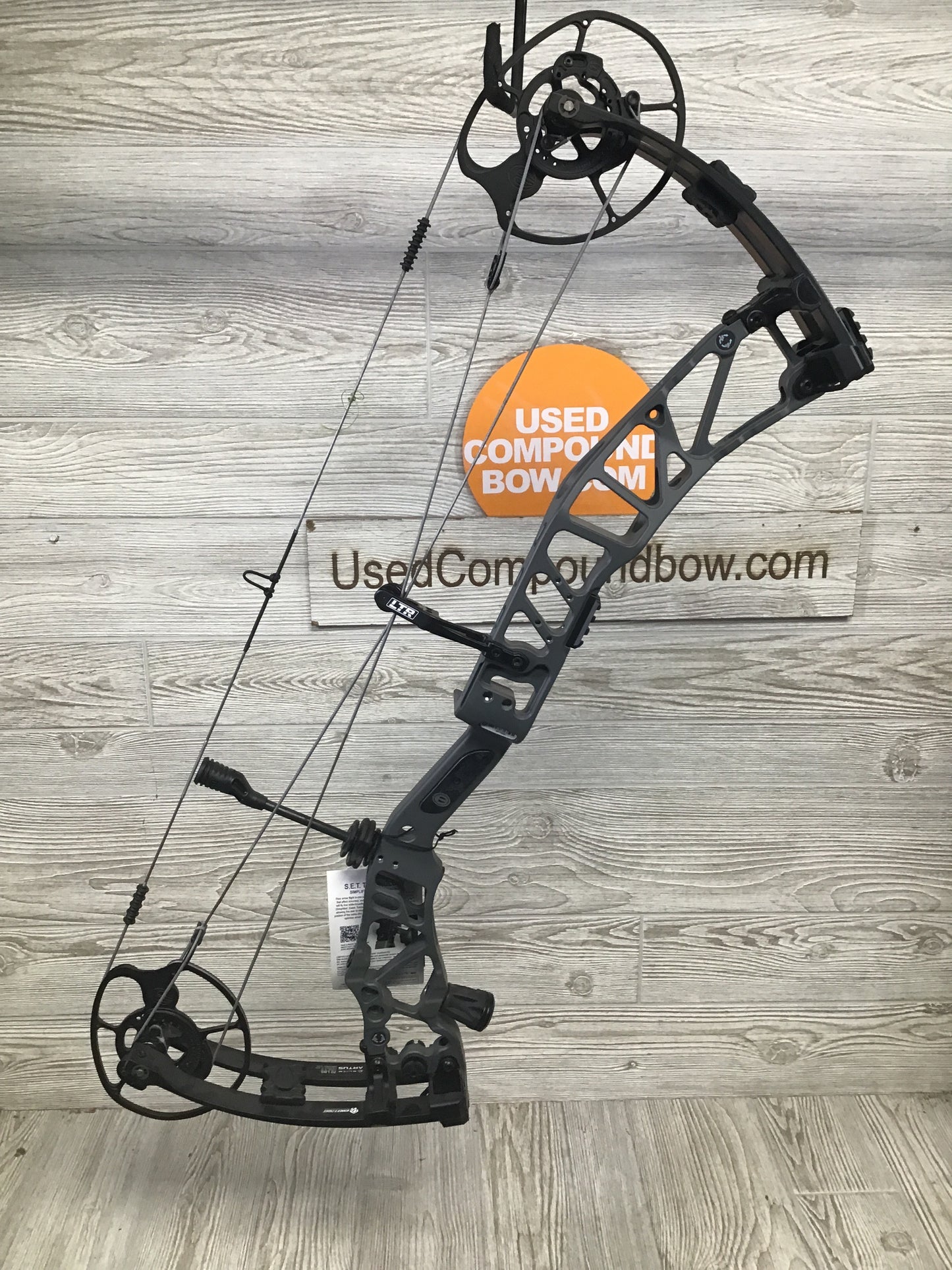 Elite Artus Right Handed Slate Gray 60-70lb