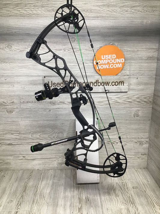 Used Hoyt Helix RH 27-30" 55-65# Package W/Extra set of 80# limbs