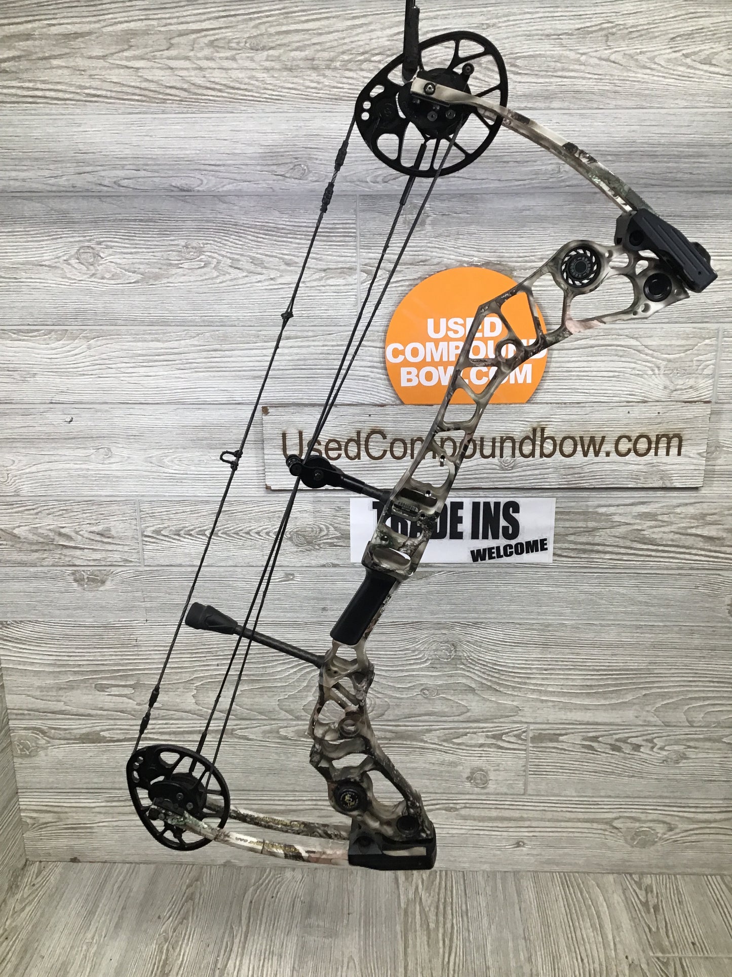 Used Mathews Stoke 50# max Right Handed Camo 28" Lost XD