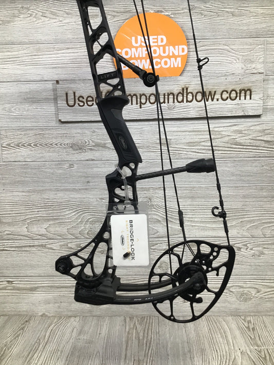 Mathews LIFT RS 26.5" 70lb Right Hand Black bow