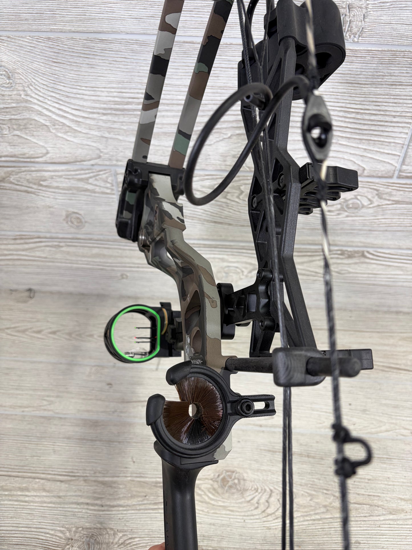 Used Mission Hammr RH Camo Bow Pkg